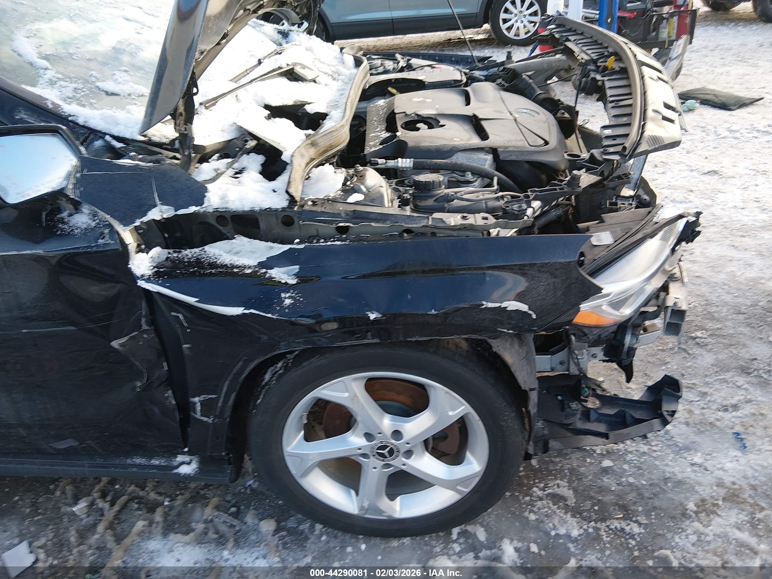 MERCEDES-BENZ GLA image 6