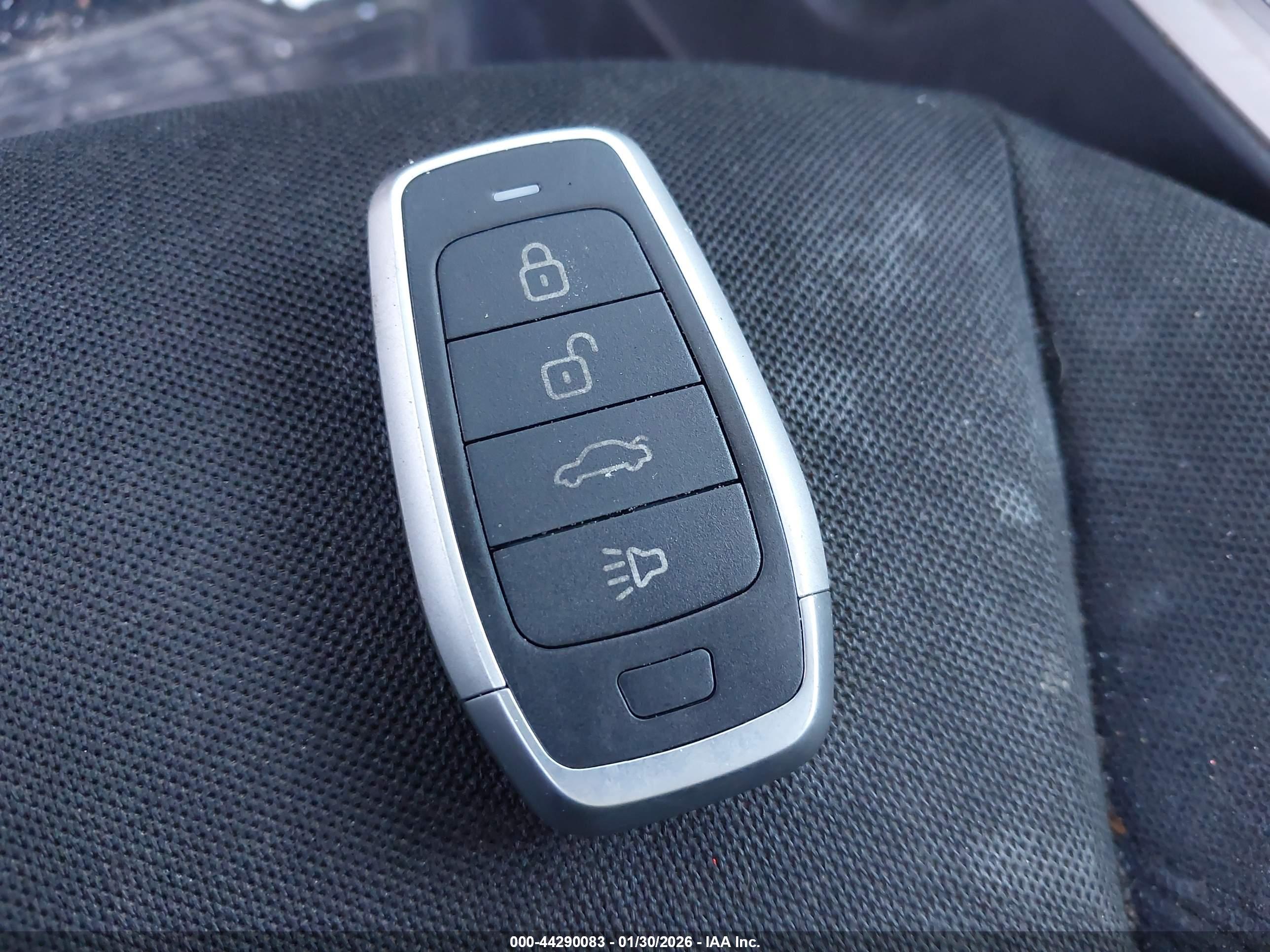 JEEP RENEGADE image 11