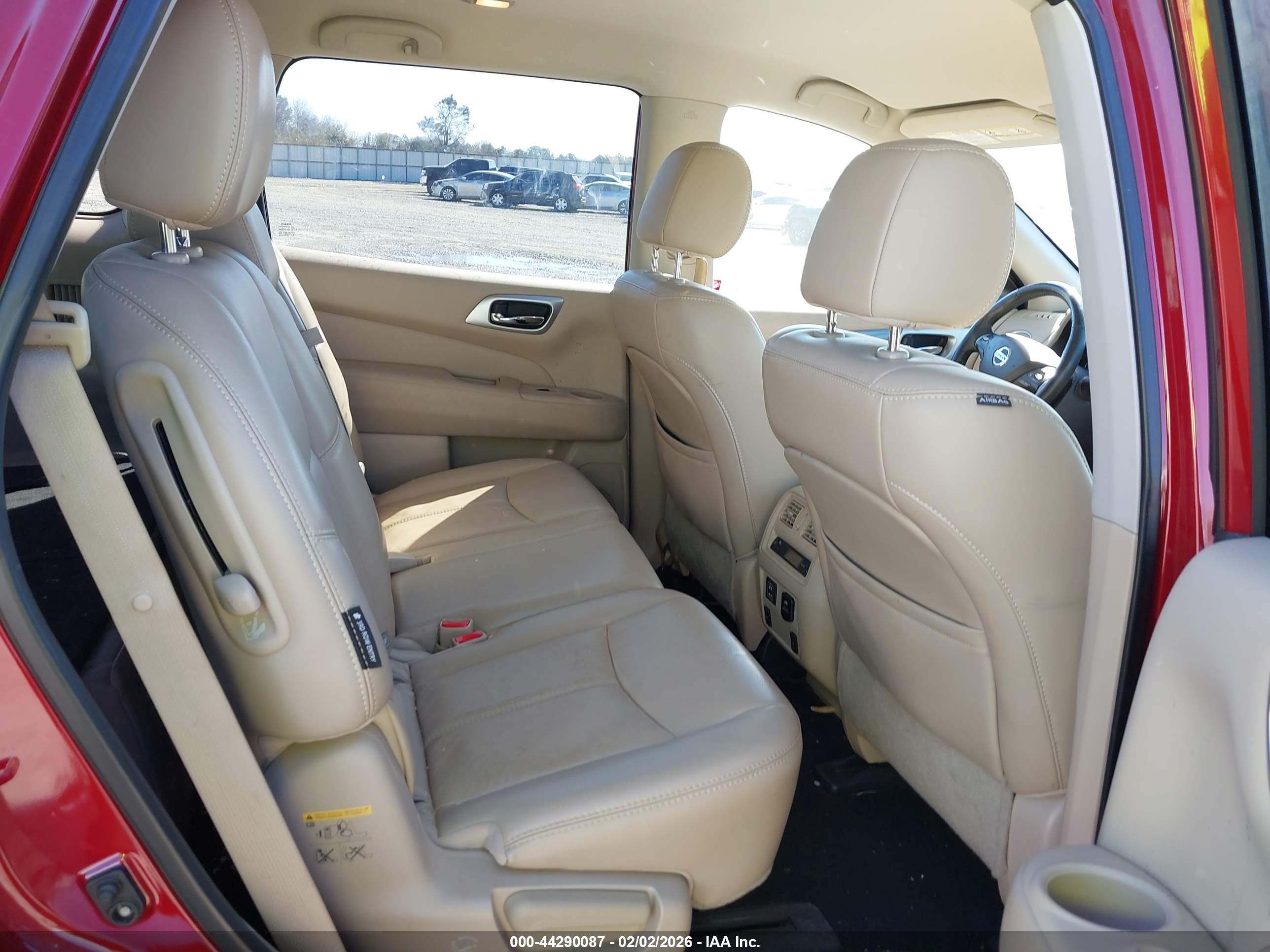 NISSAN PATHFINDER image 8