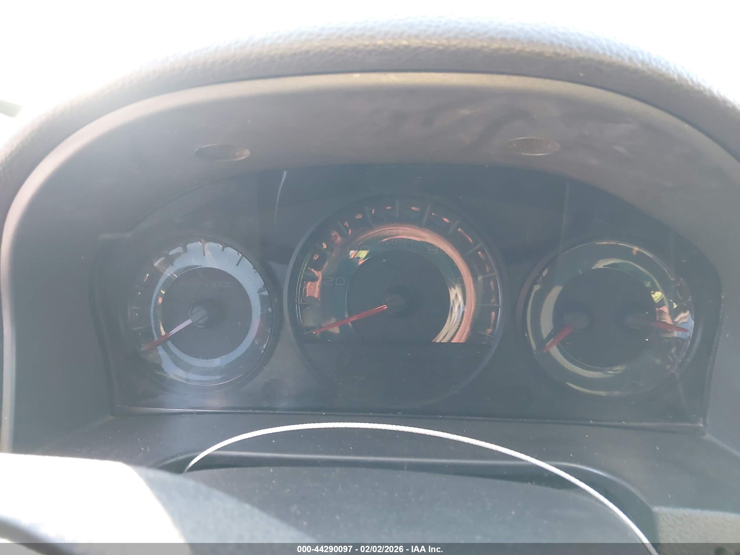 FORD FUSION image 7