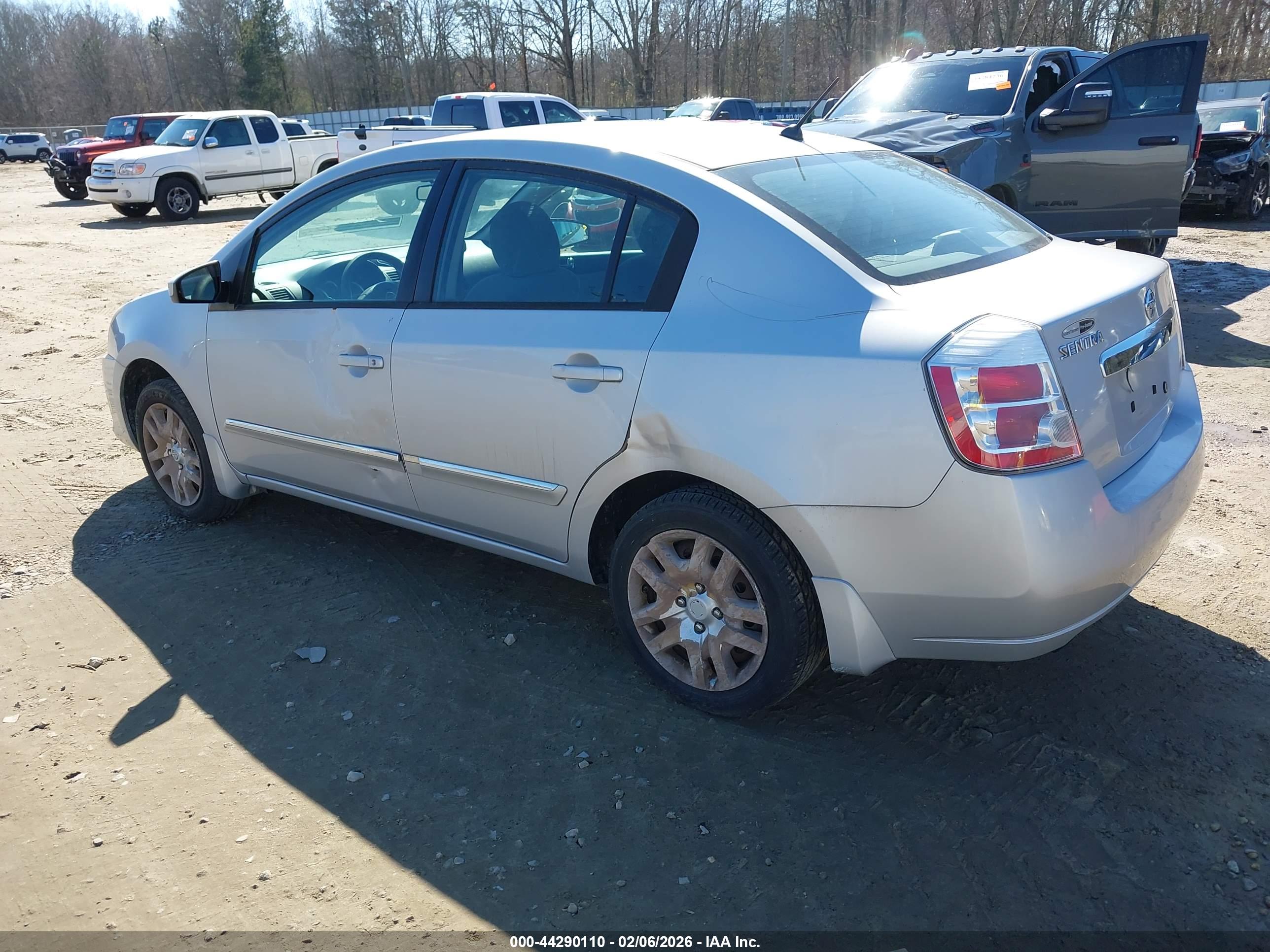 NISSAN SENTRA image 3