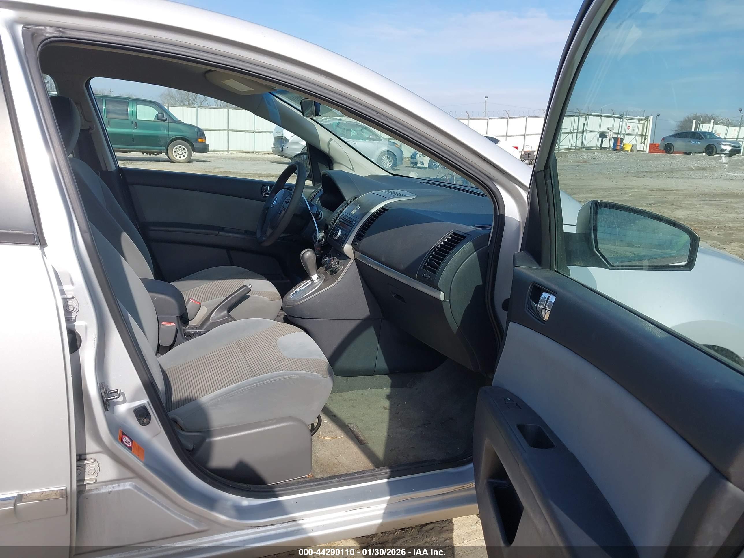 NISSAN SENTRA image 5