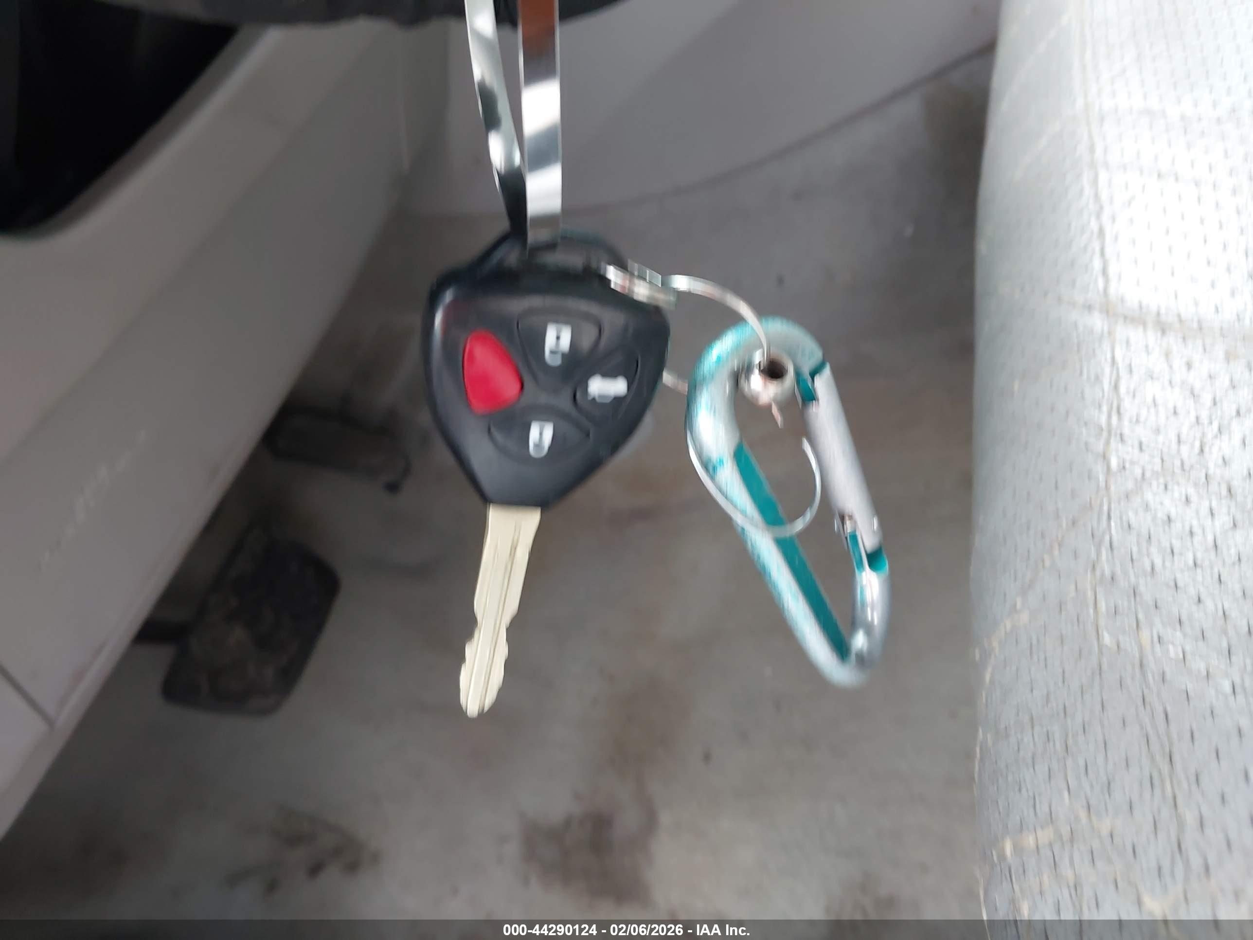 TOYOTA CAMRY image 11