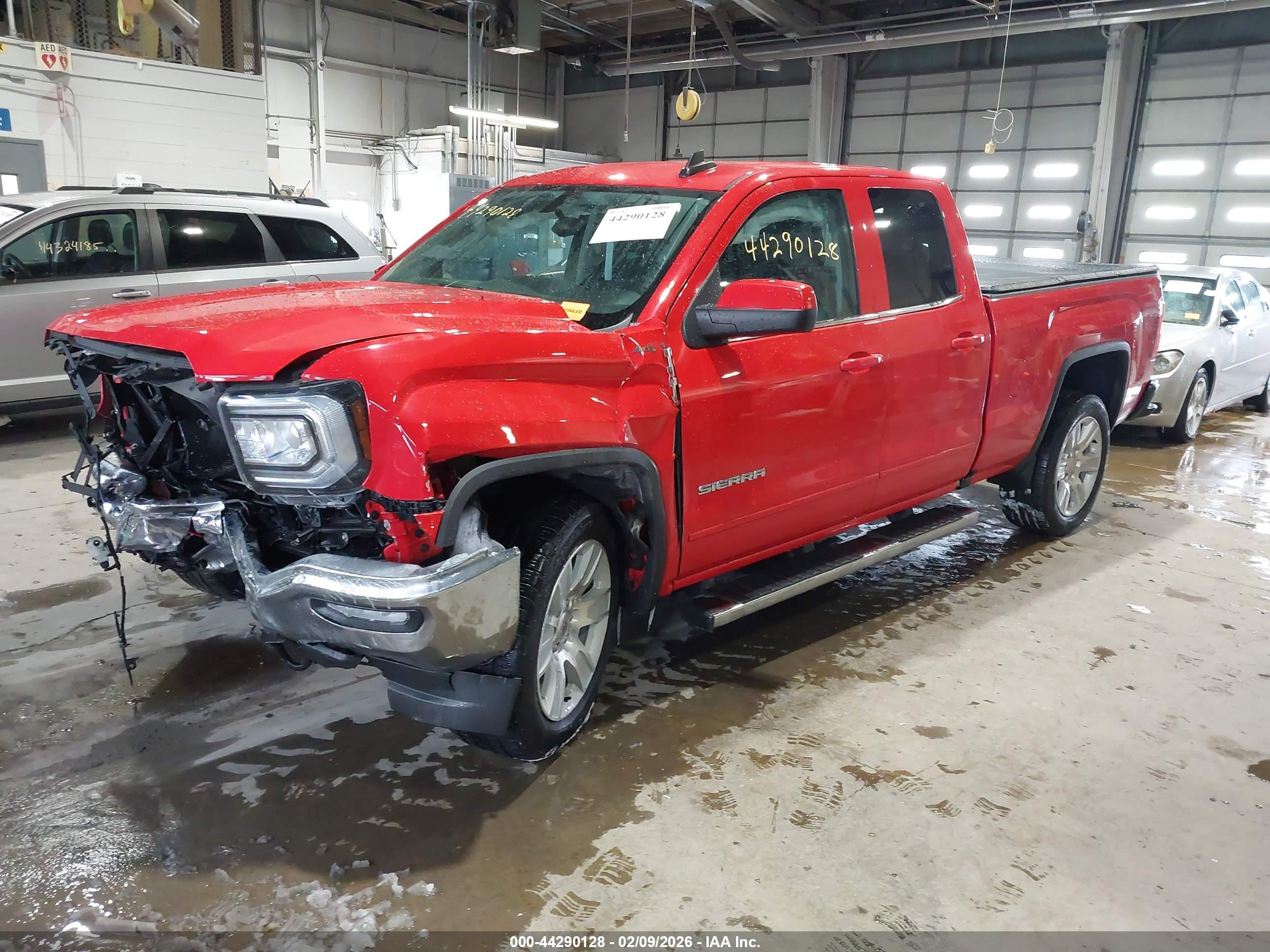 GMC SIERRA image 2