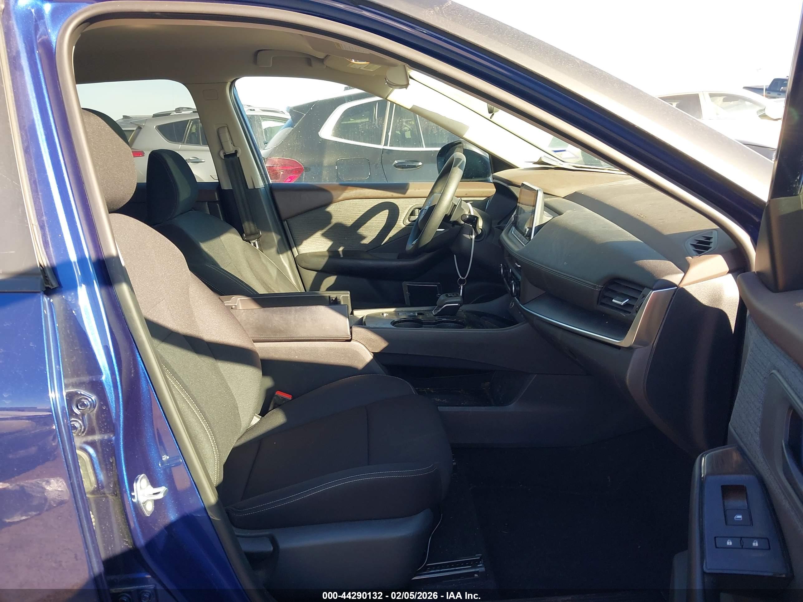 NISSAN ROGUE image 5