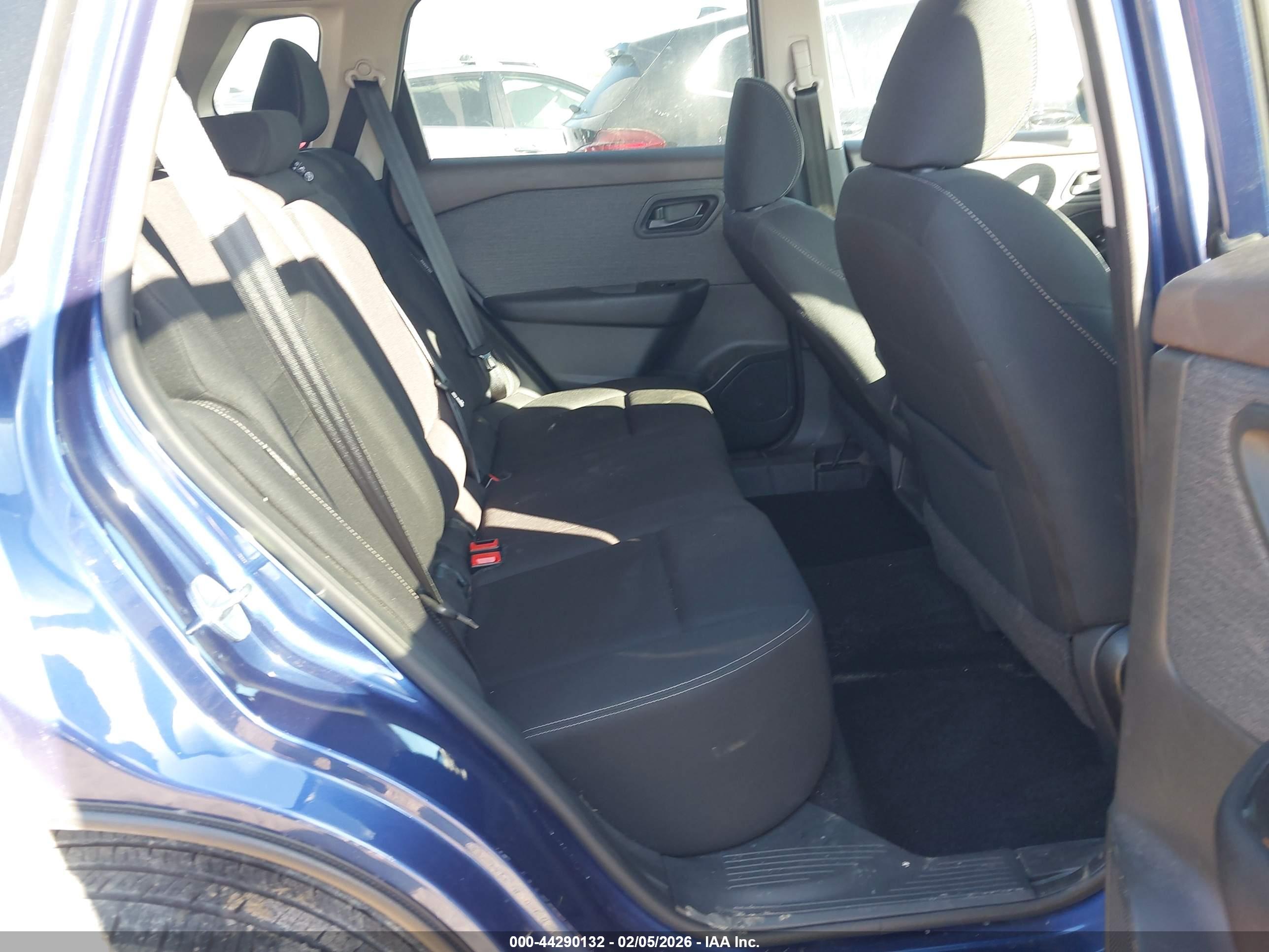 NISSAN ROGUE image 8