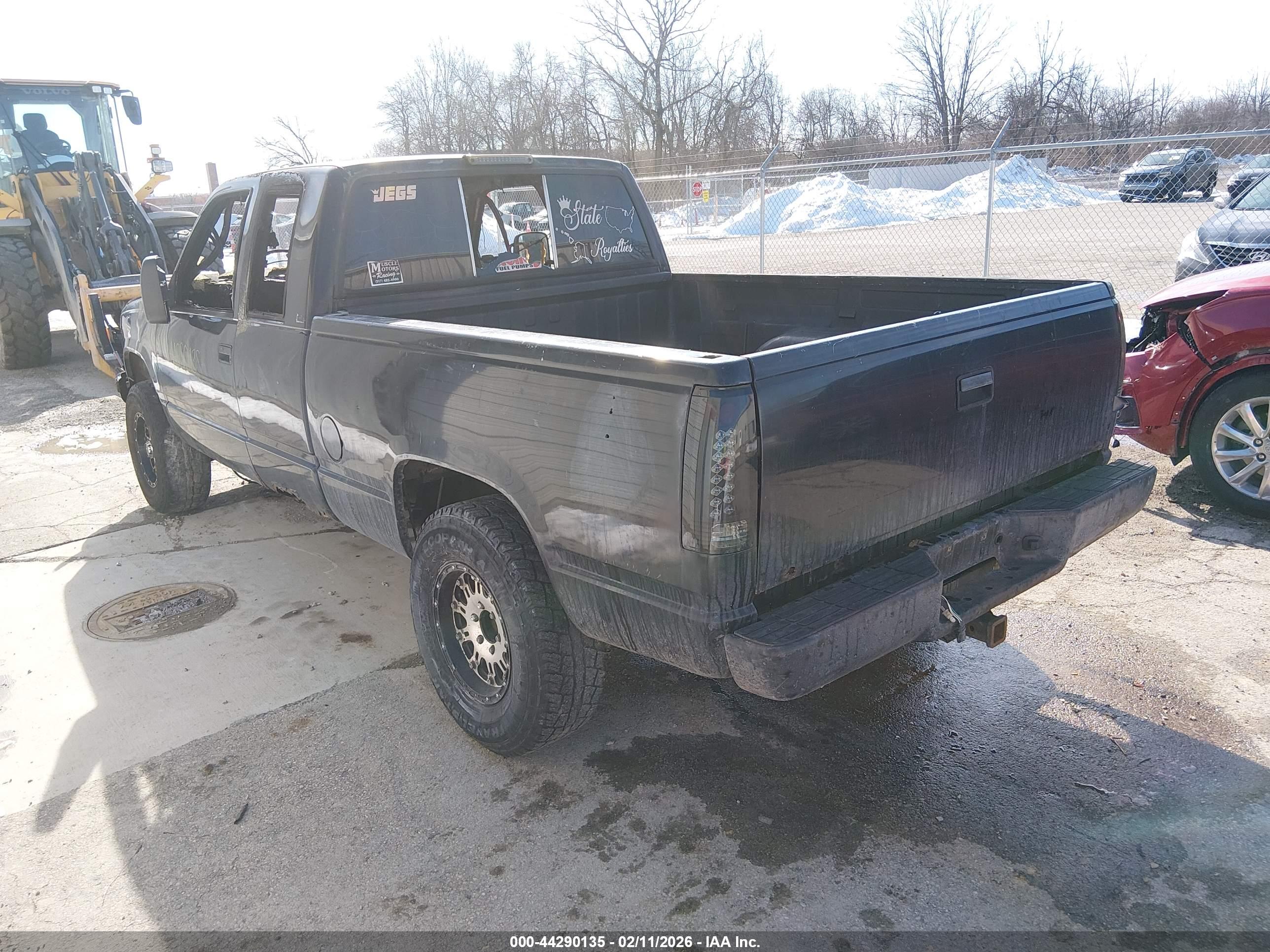 CHEVROLET GMT-400 image 3