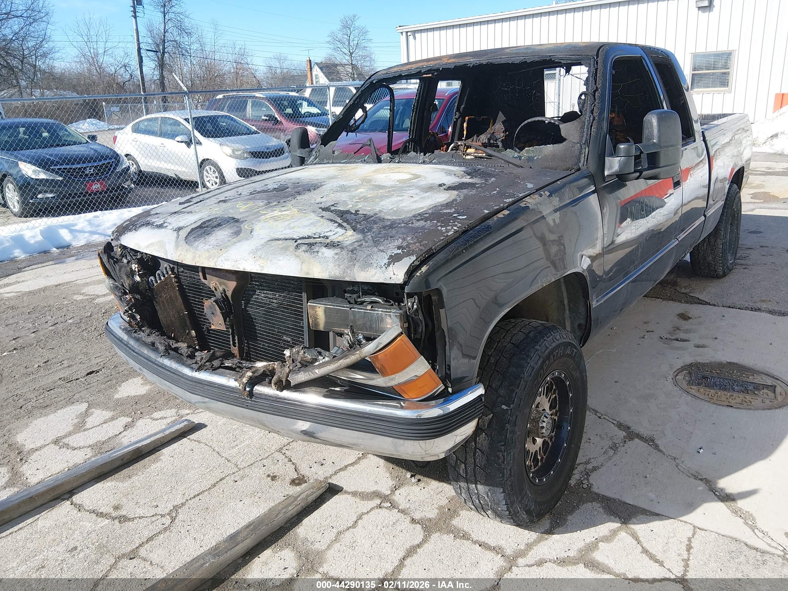 CHEVROLET GMT-400 image 6