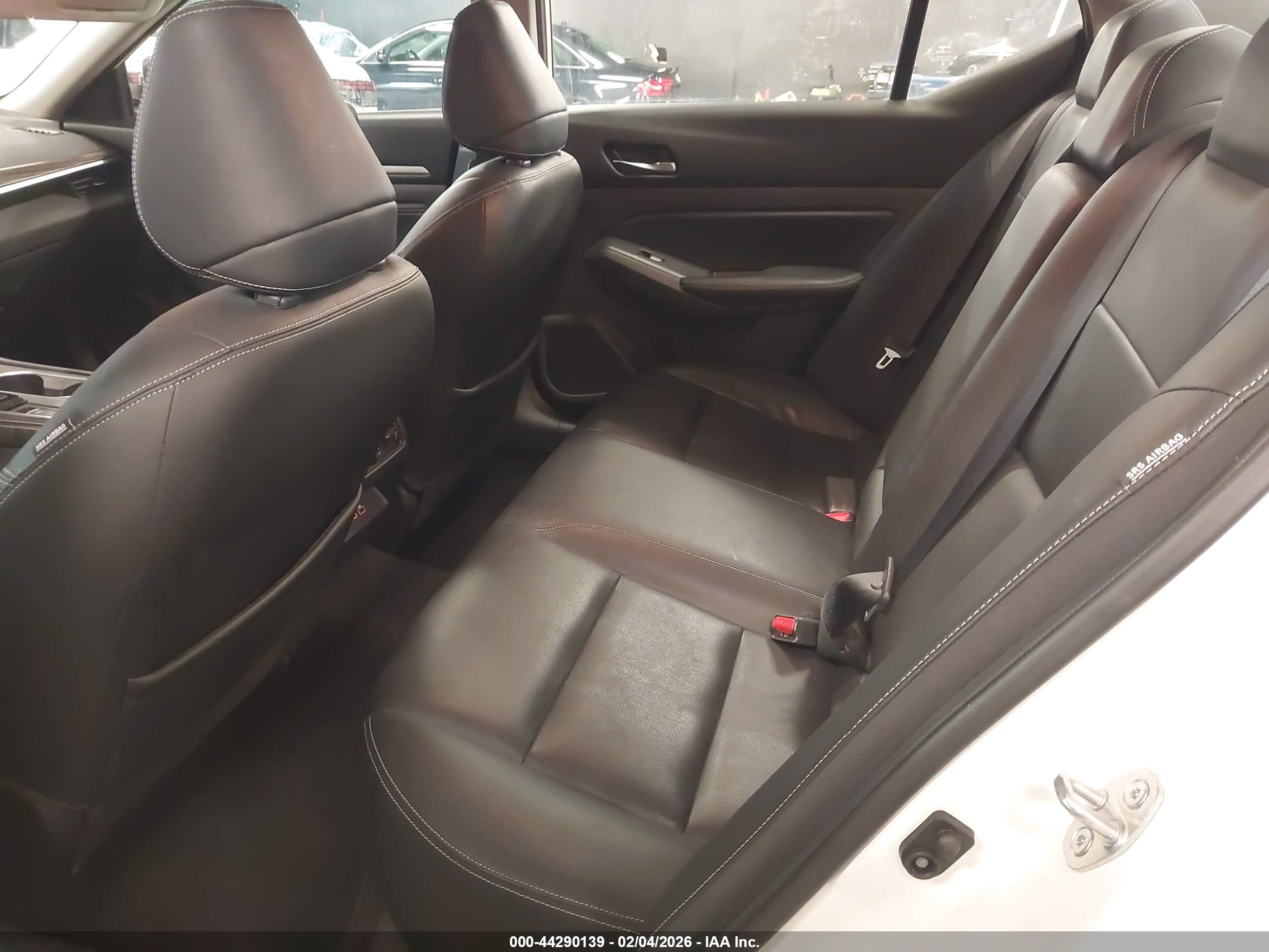NISSAN ALTIMA image 8