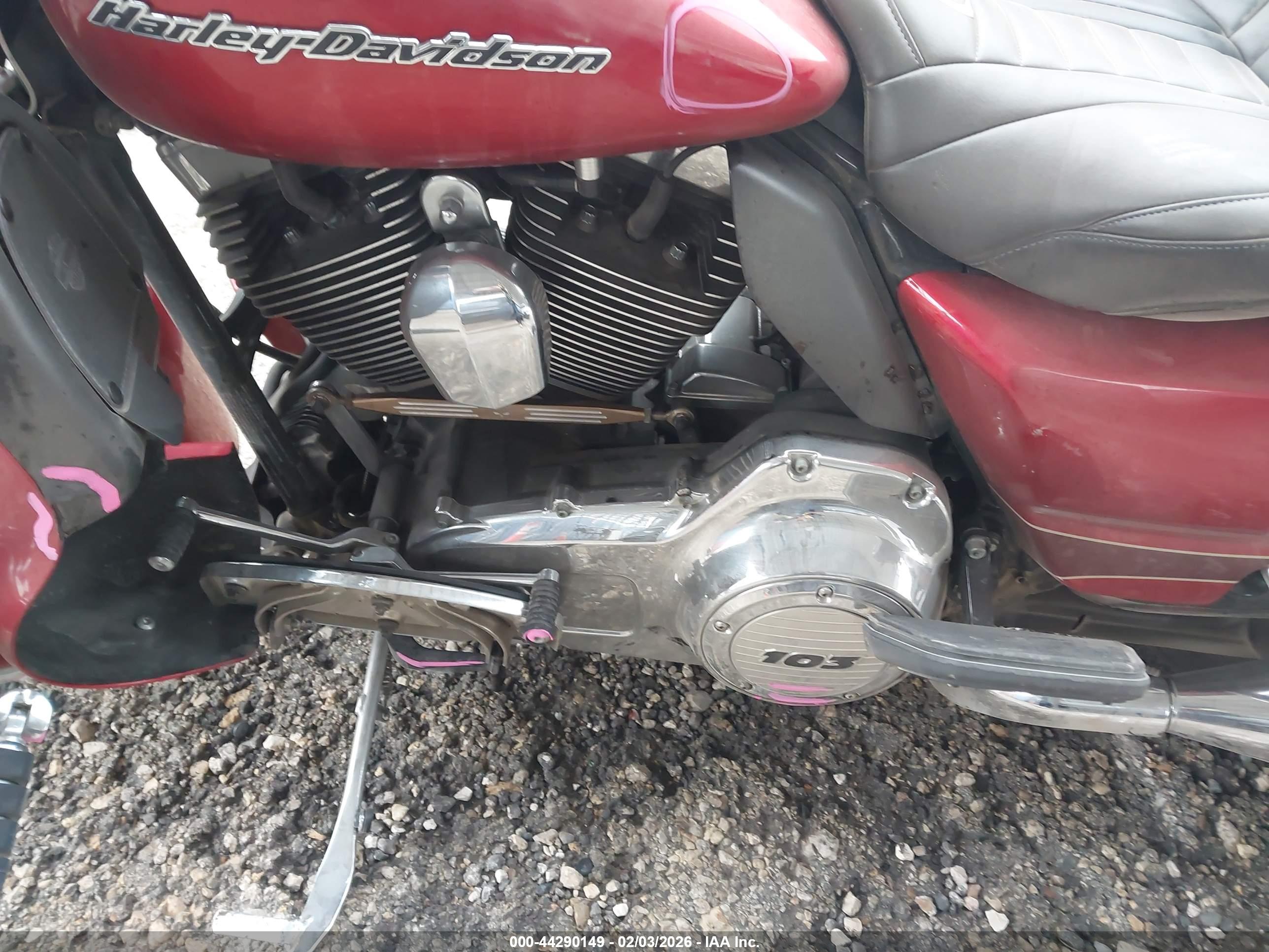 HARLEY-DAVIDSON FLTRU image 9