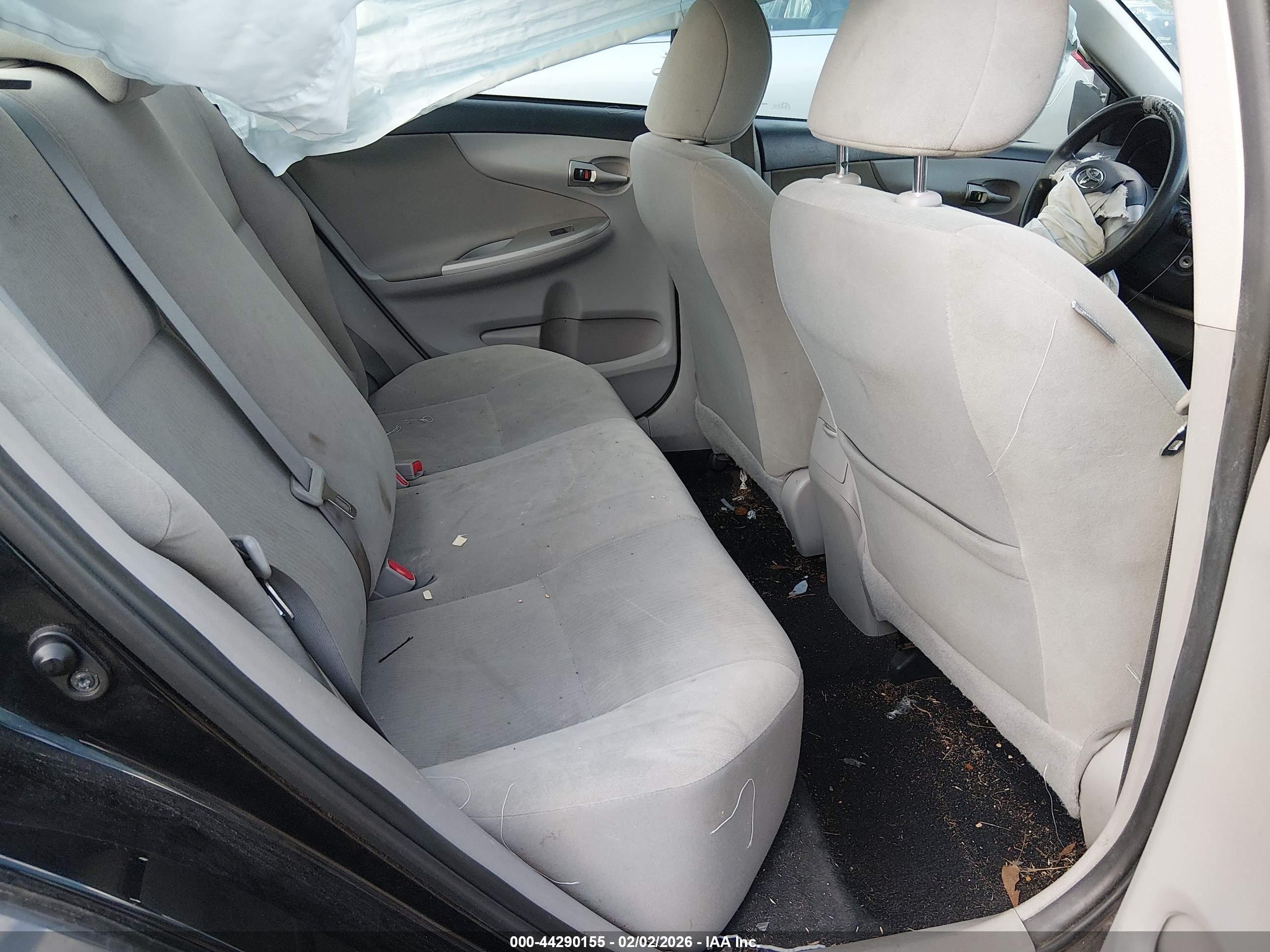 TOYOTA COROLLA image 8