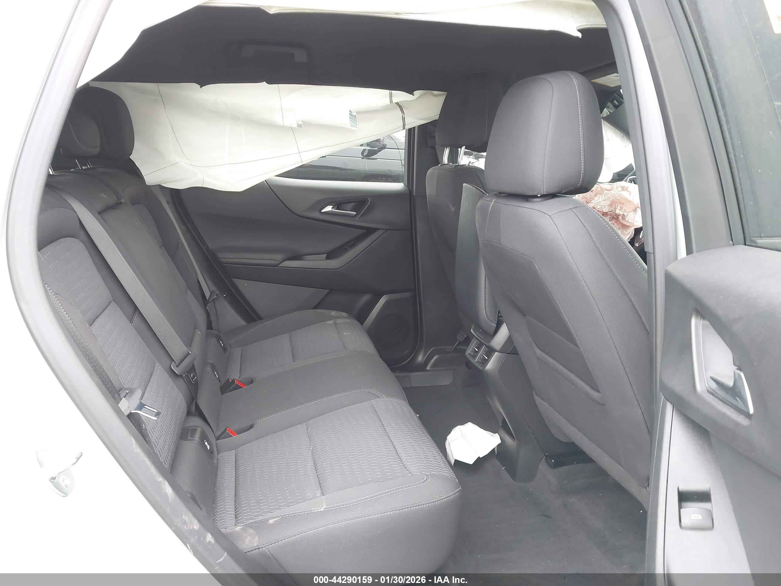 CHEVROLET EQUINOX image 8