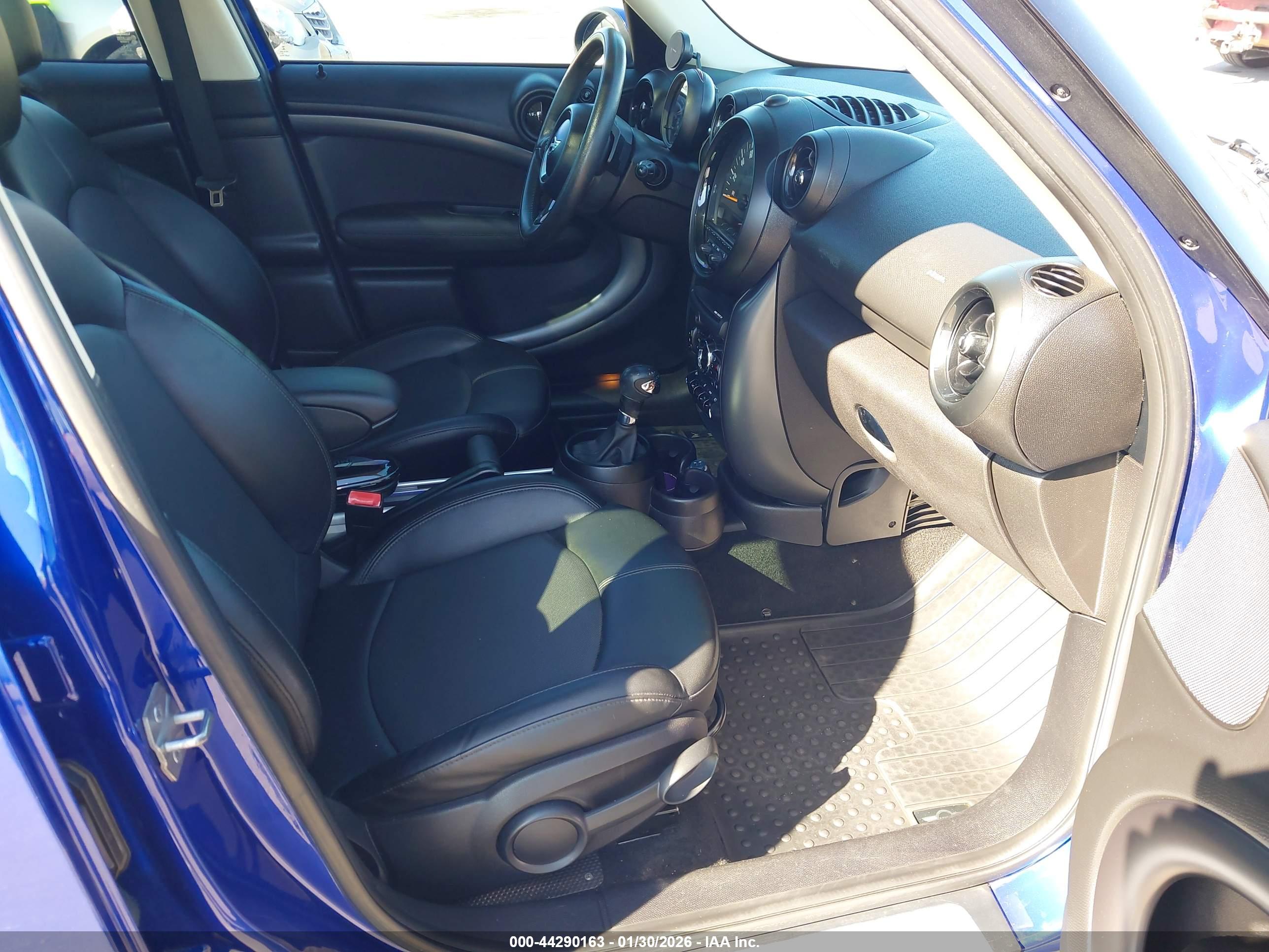 MINI COUNTRYMAN image 5