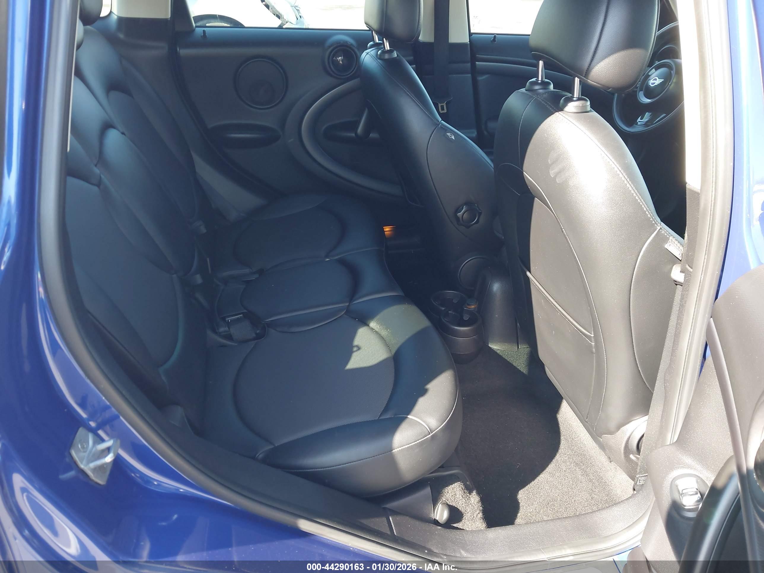 MINI COUNTRYMAN image 8