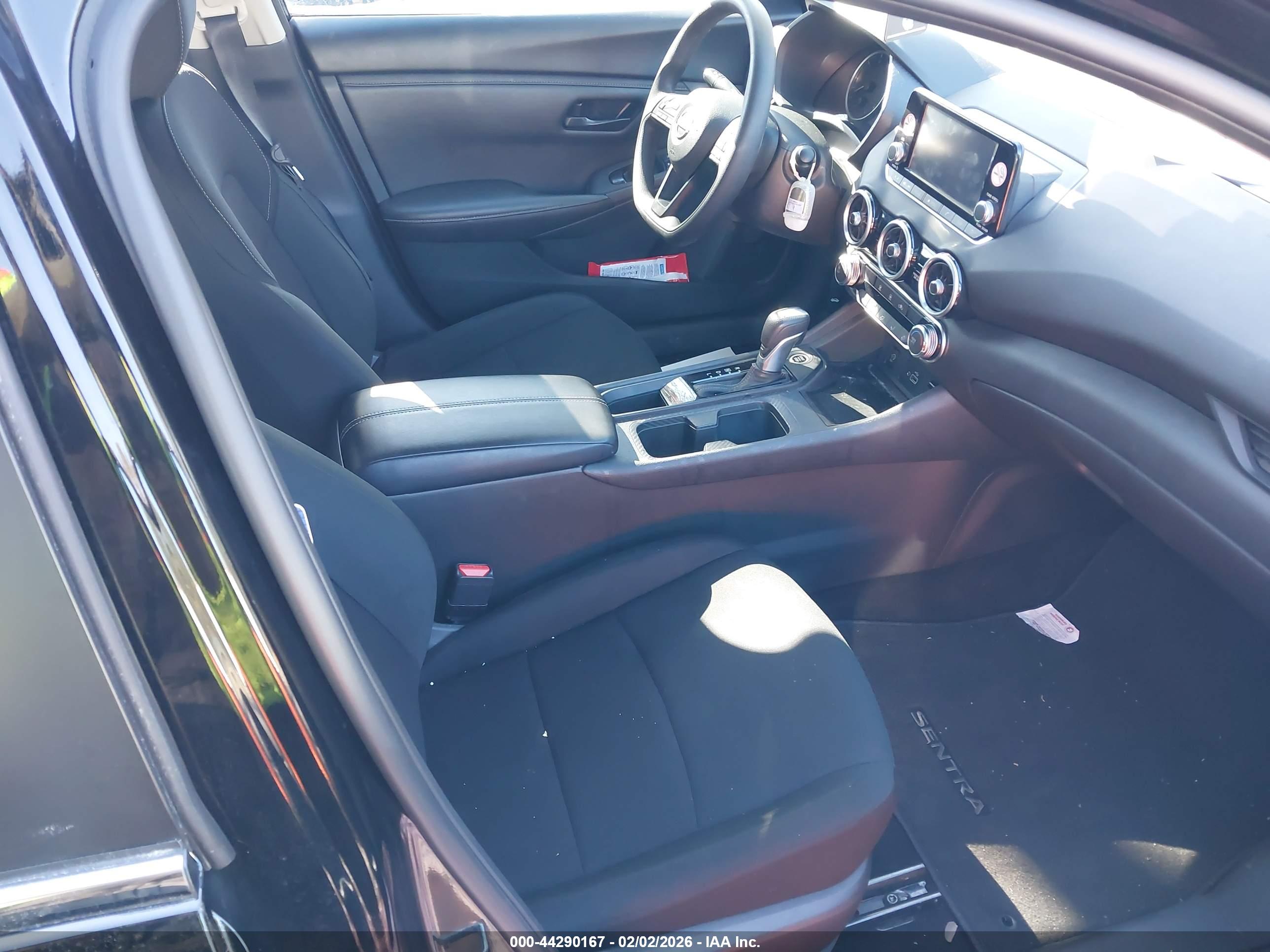 NISSAN SENTRA image 5