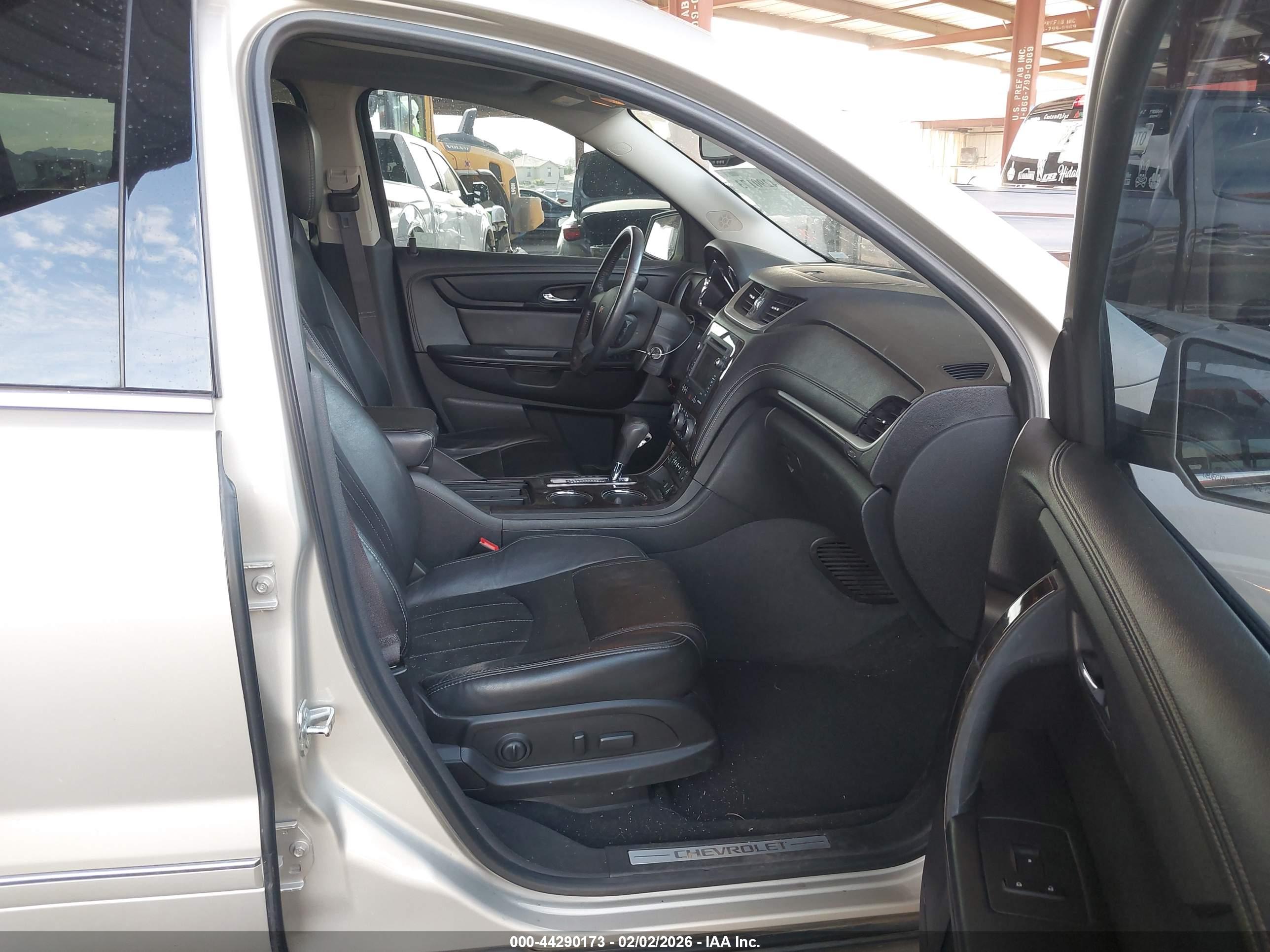 CHEVROLET TRAVERSE image 5