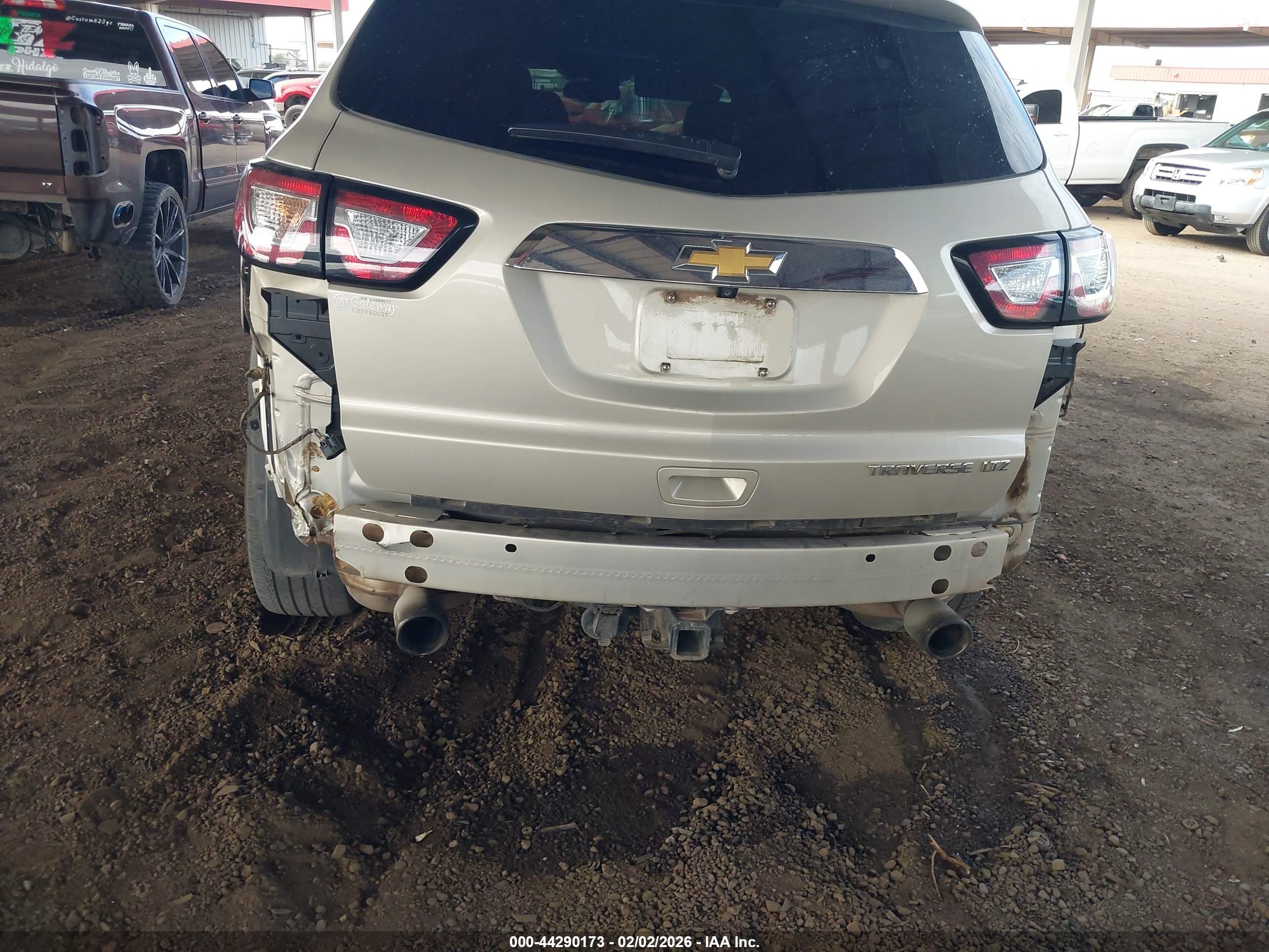CHEVROLET TRAVERSE image 6