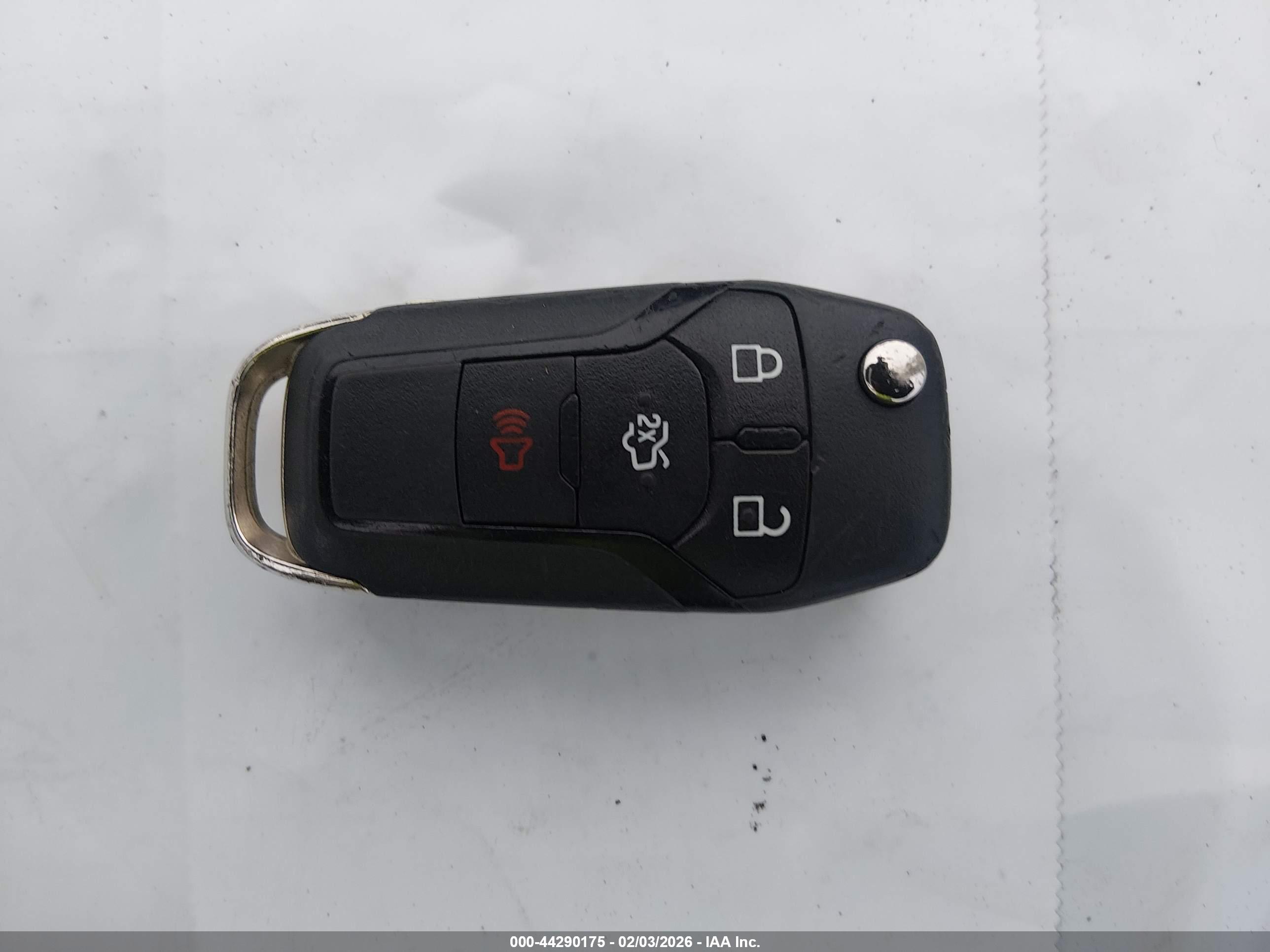 FORD FUSION image 11