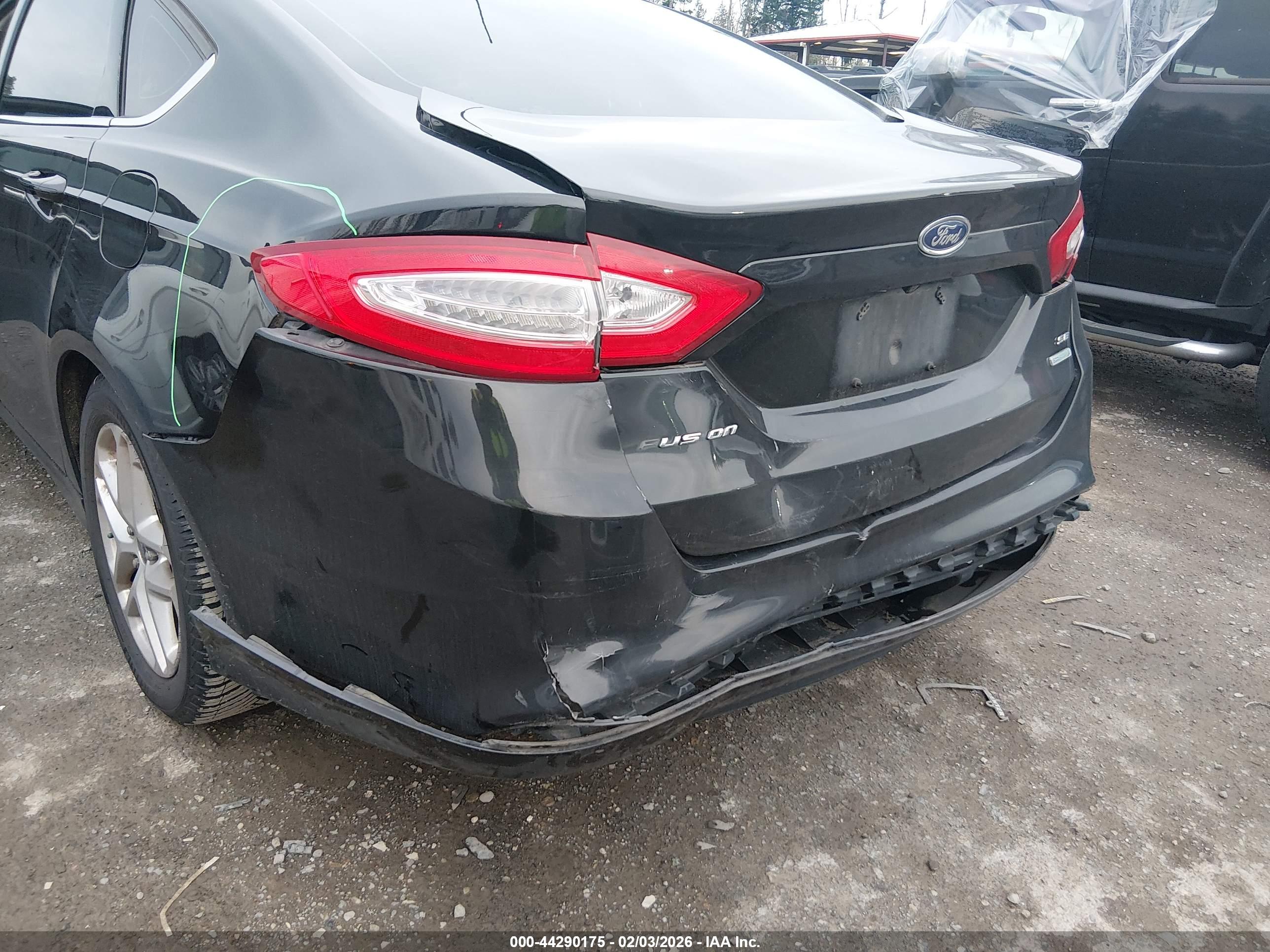 FORD FUSION image 6