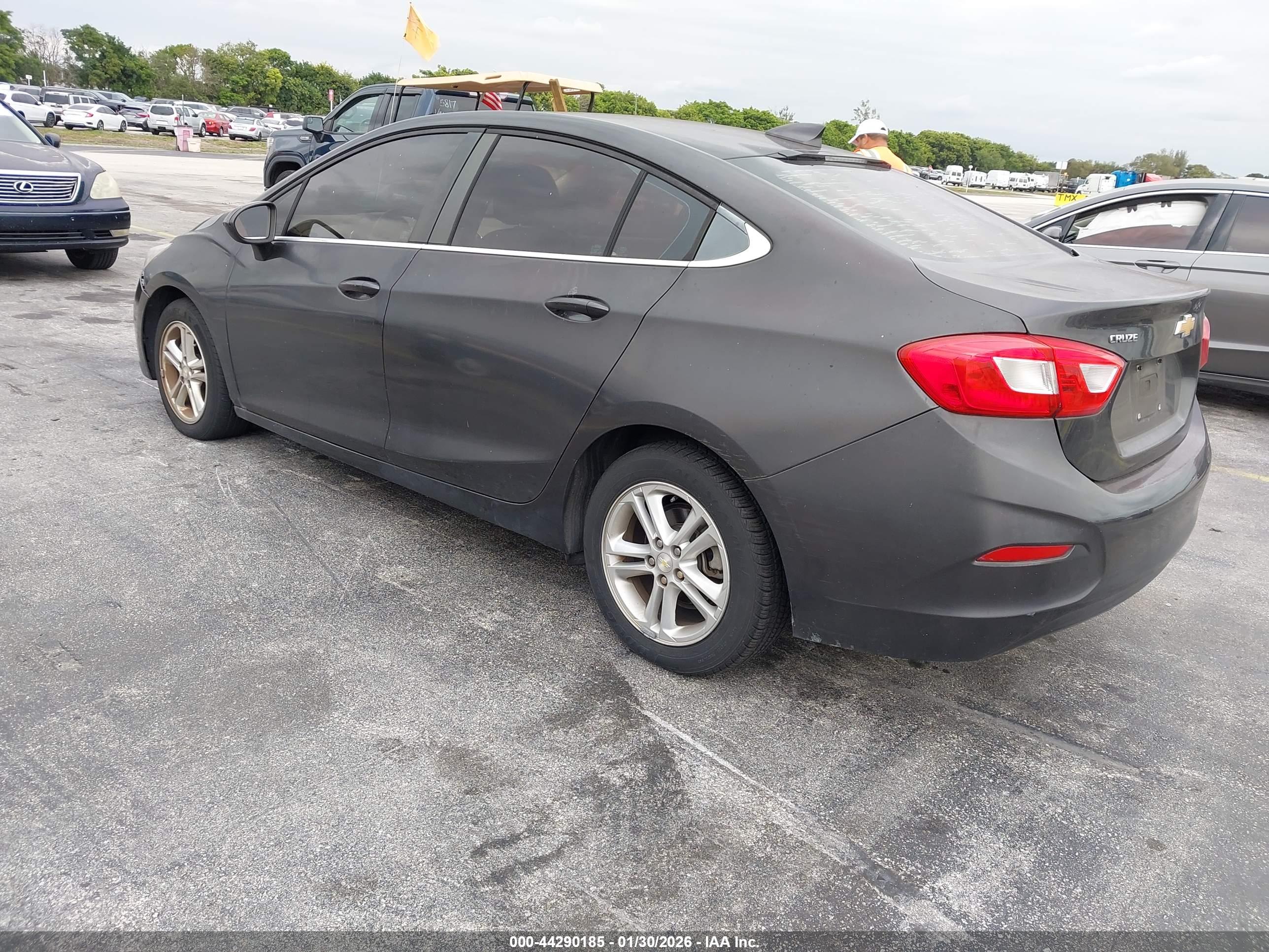 CHEVROLET CRUZE image 3