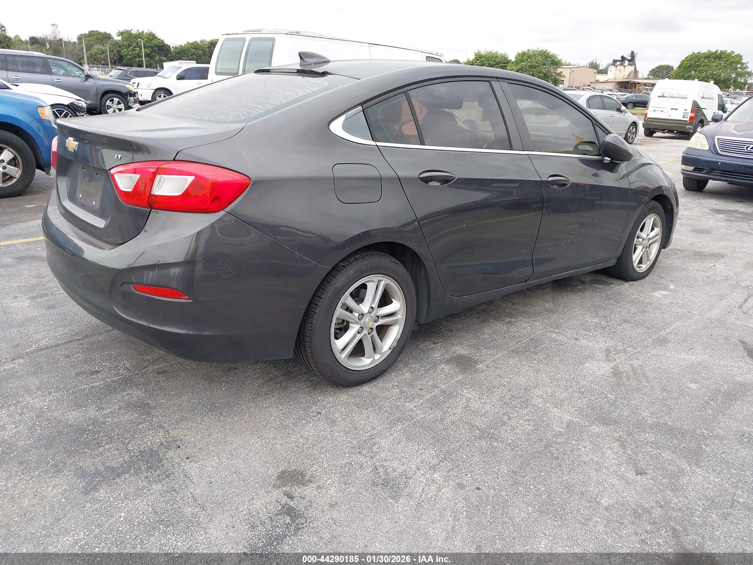 CHEVROLET CRUZE image 4