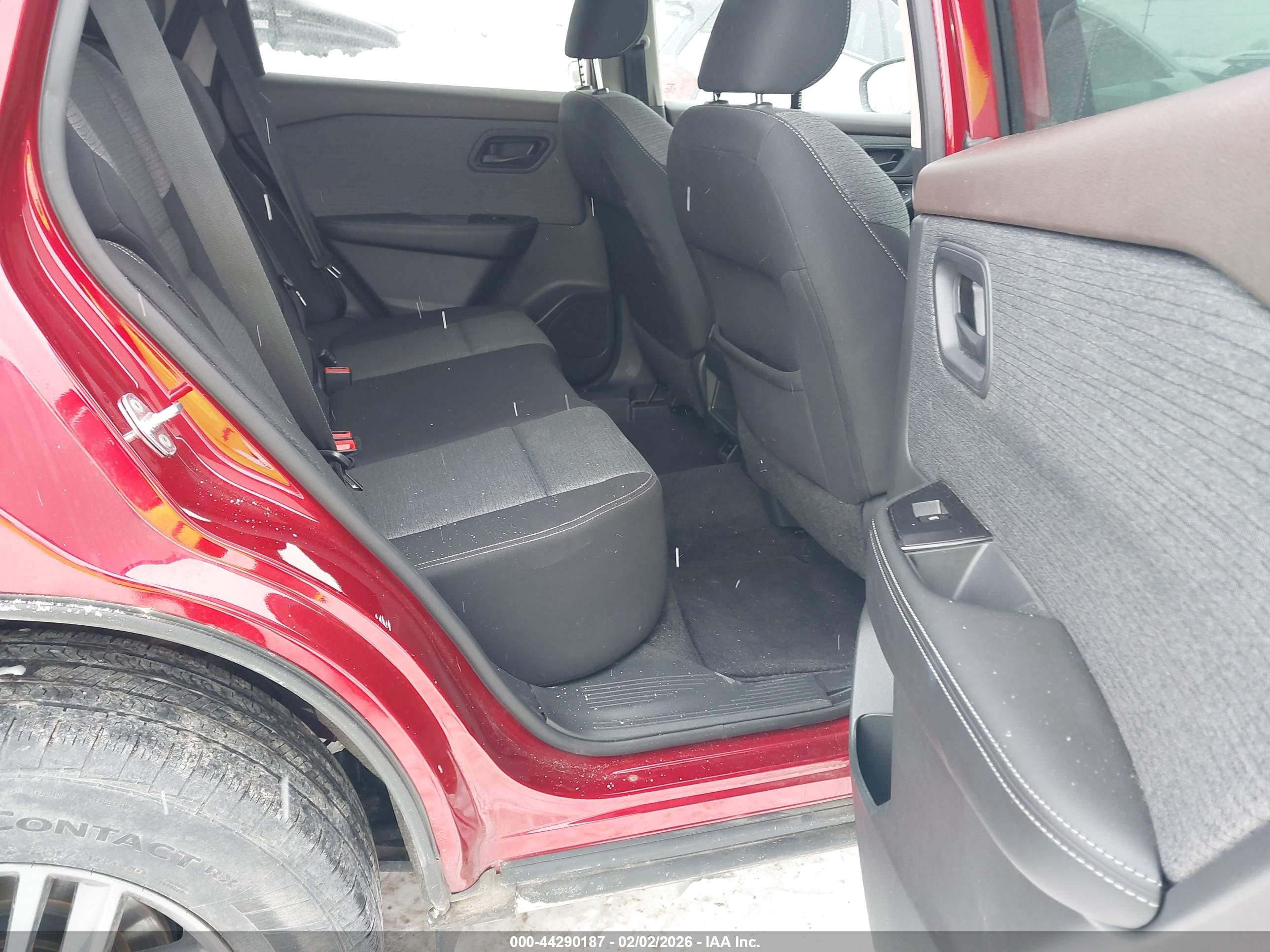 NISSAN ROGUE image 8