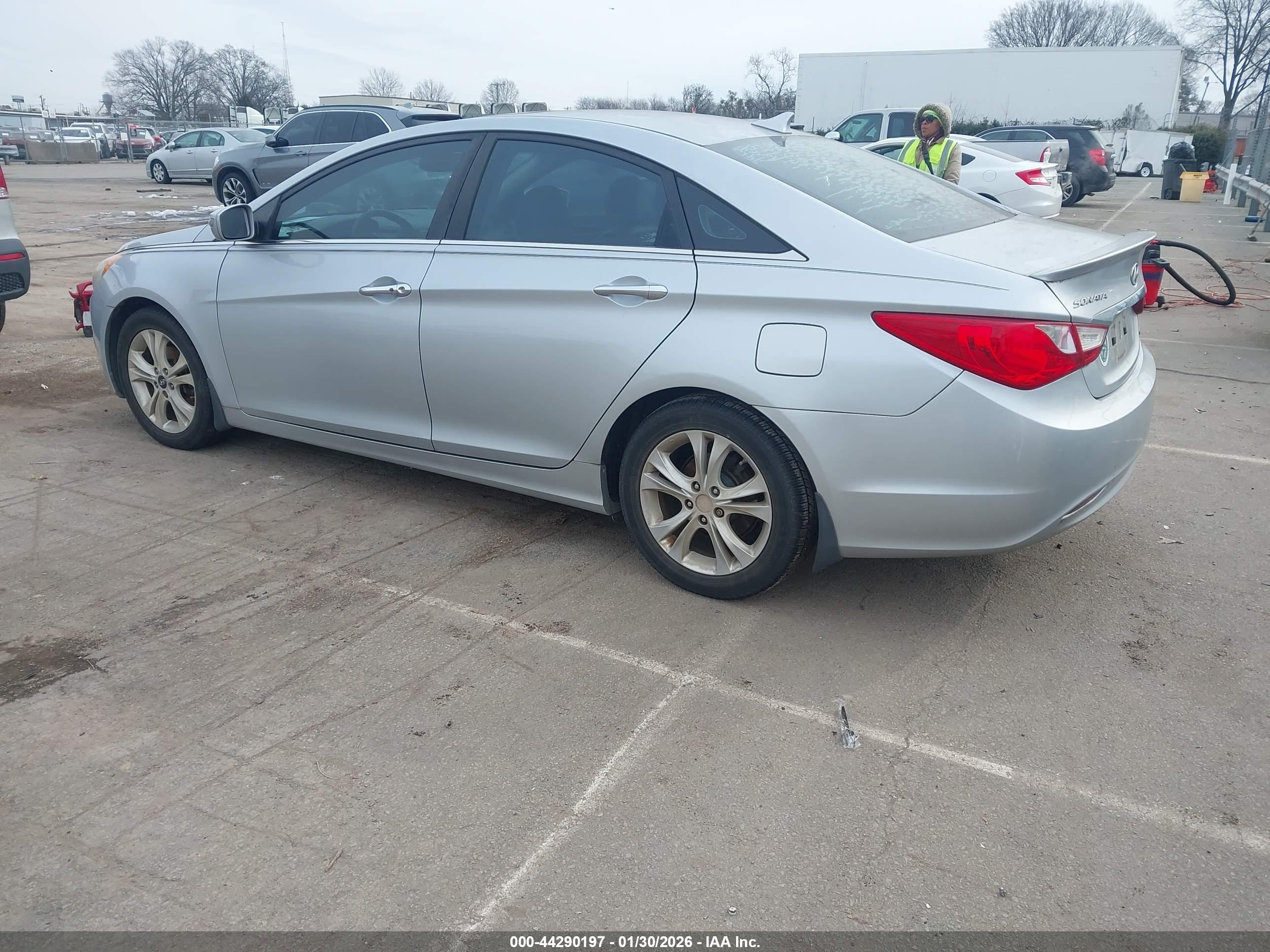 HYUNDAI SONATA image 3