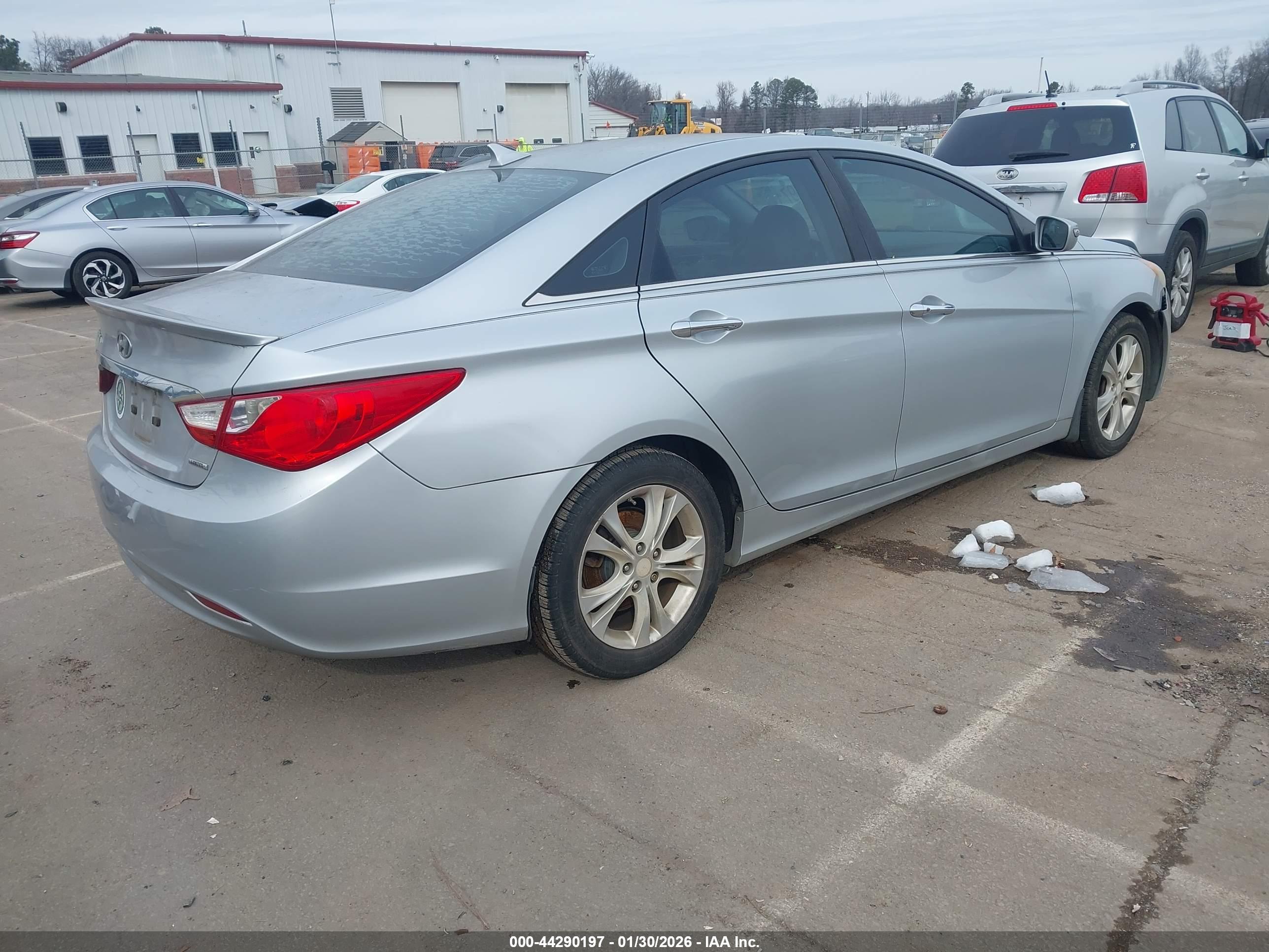 HYUNDAI SONATA image 4