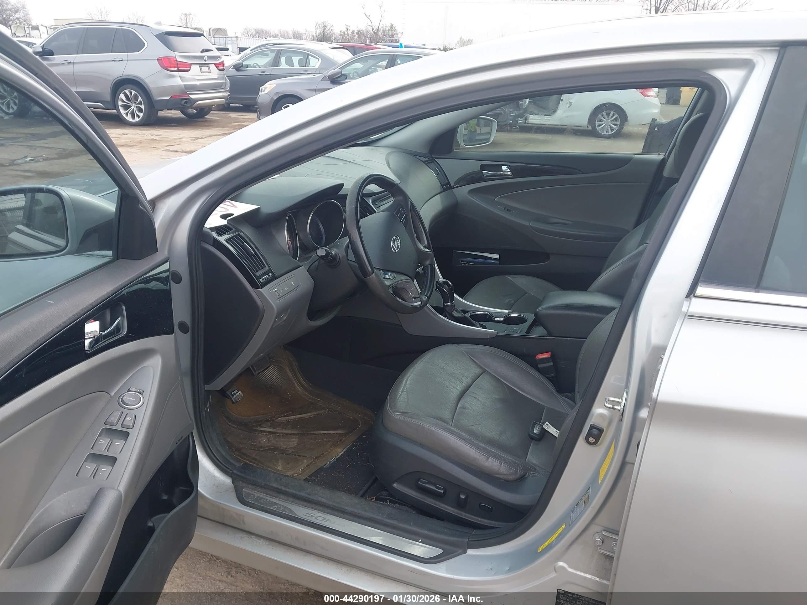 HYUNDAI SONATA image 5
