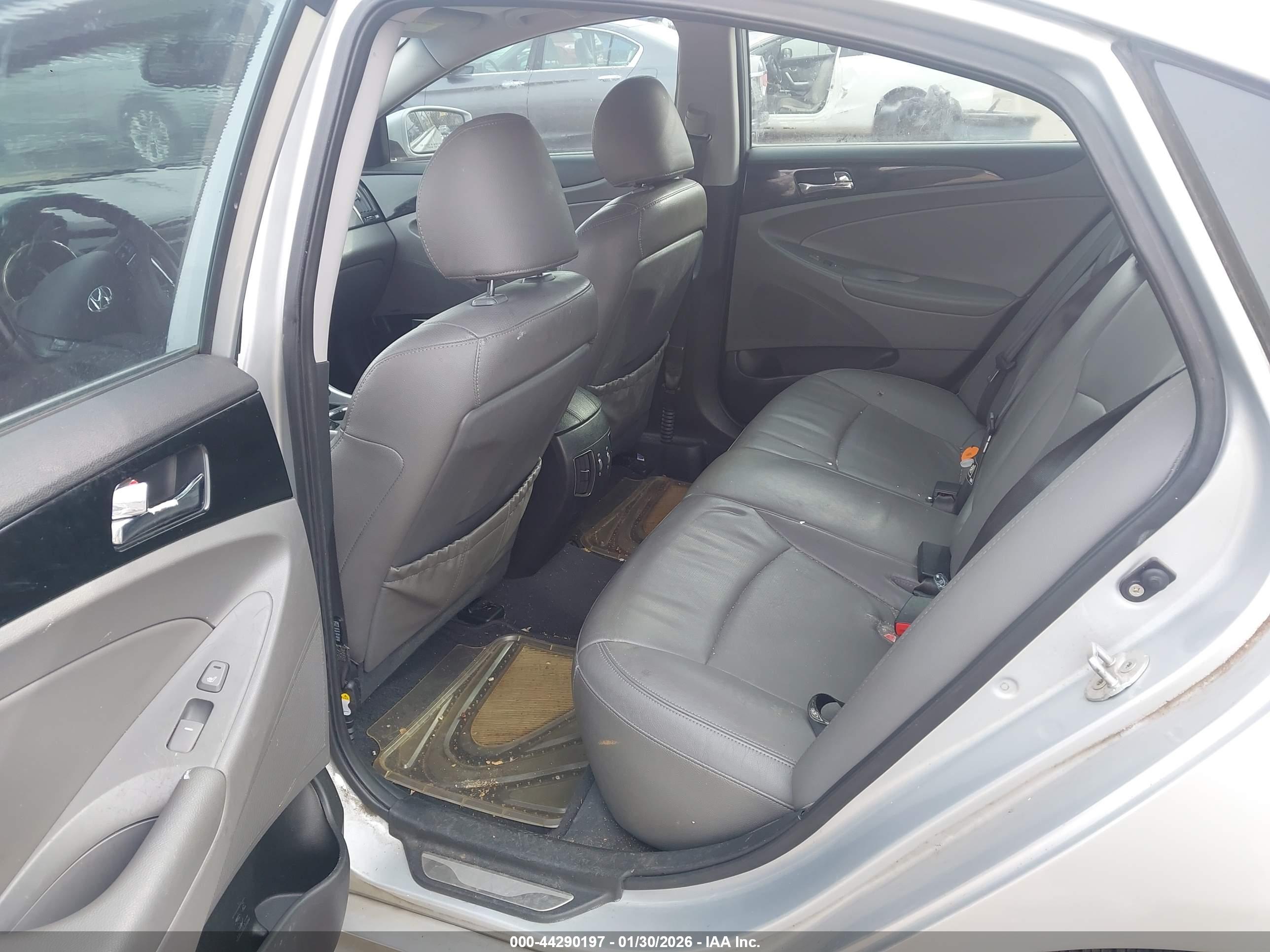 HYUNDAI SONATA image 8