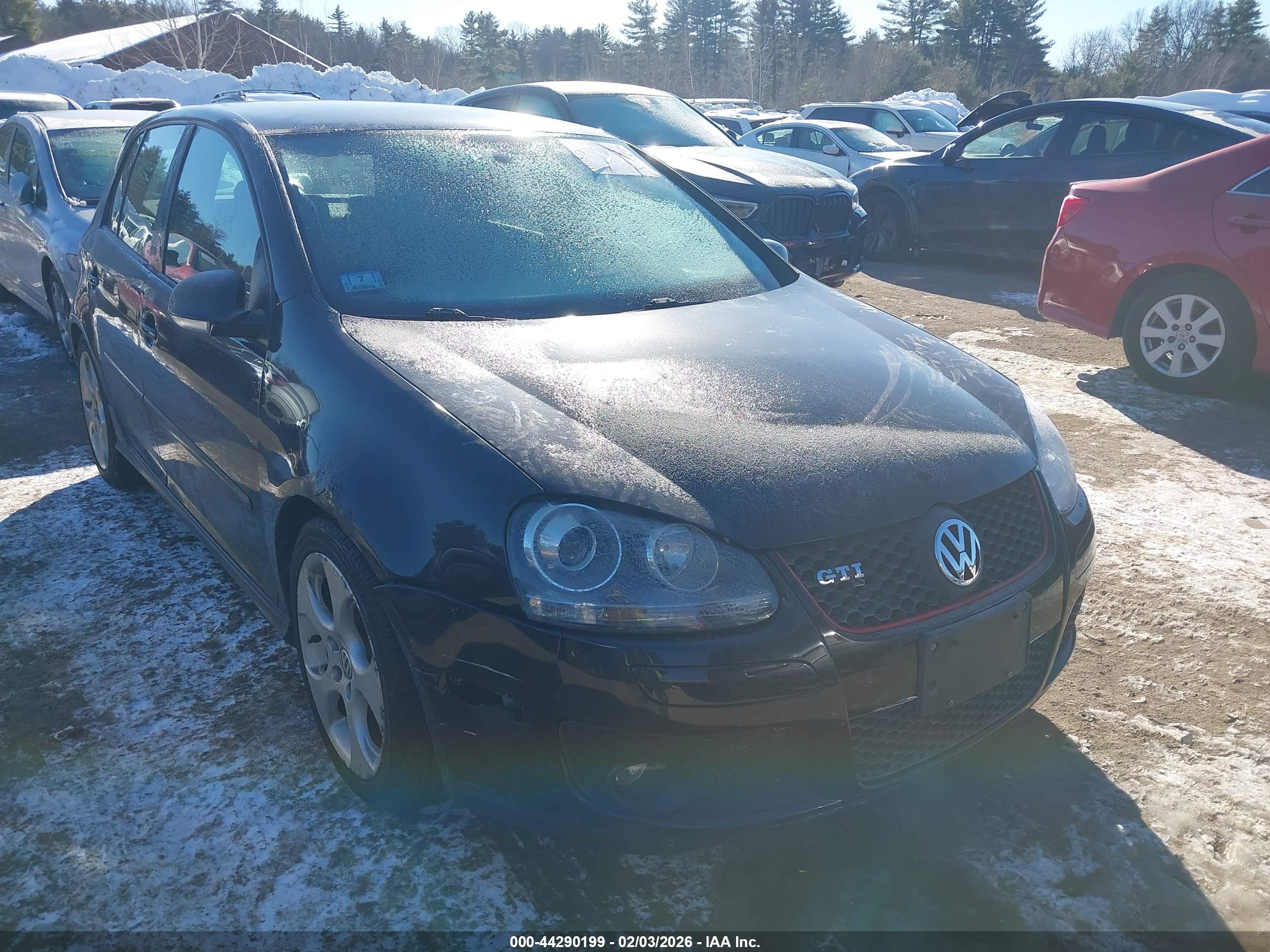 VOLKSWAGEN GTI image 6