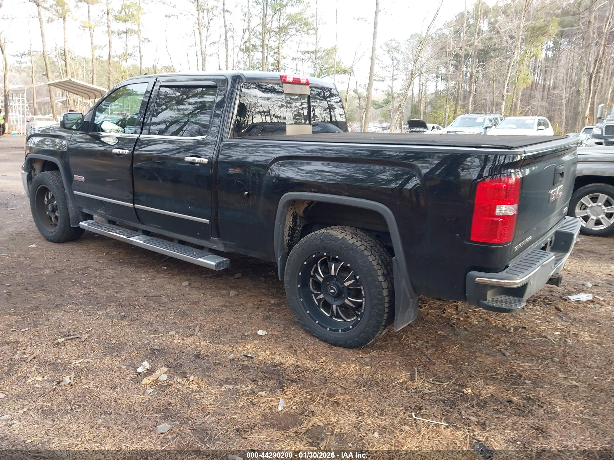 GMC SIERRA image 3