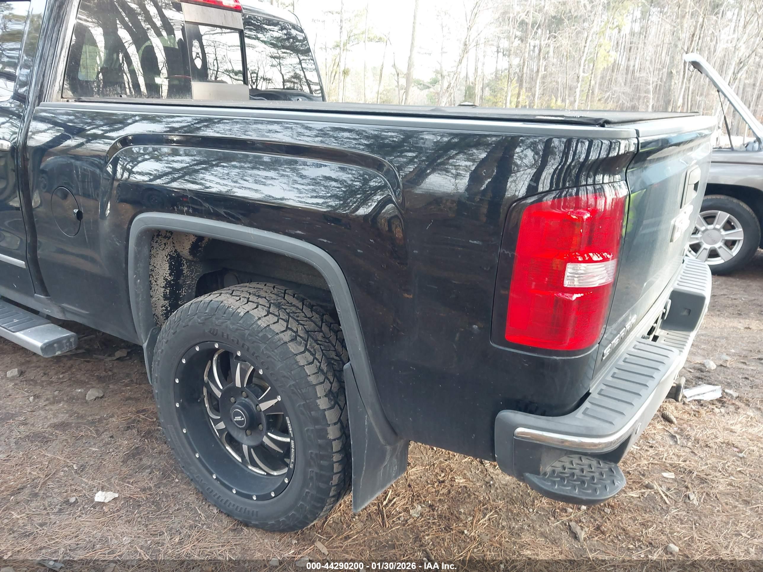 GMC SIERRA image 6