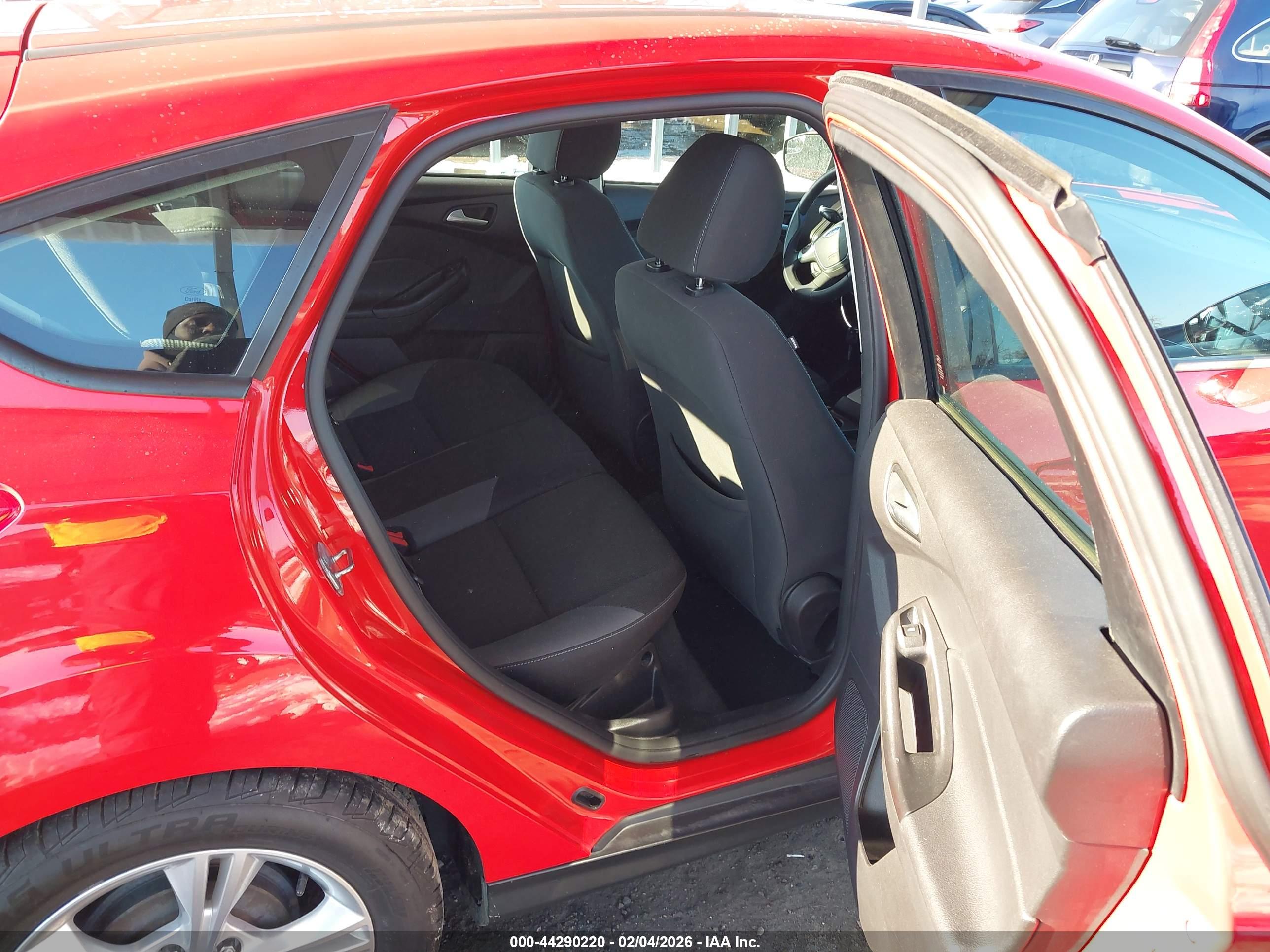 FORD FOCUS image 8