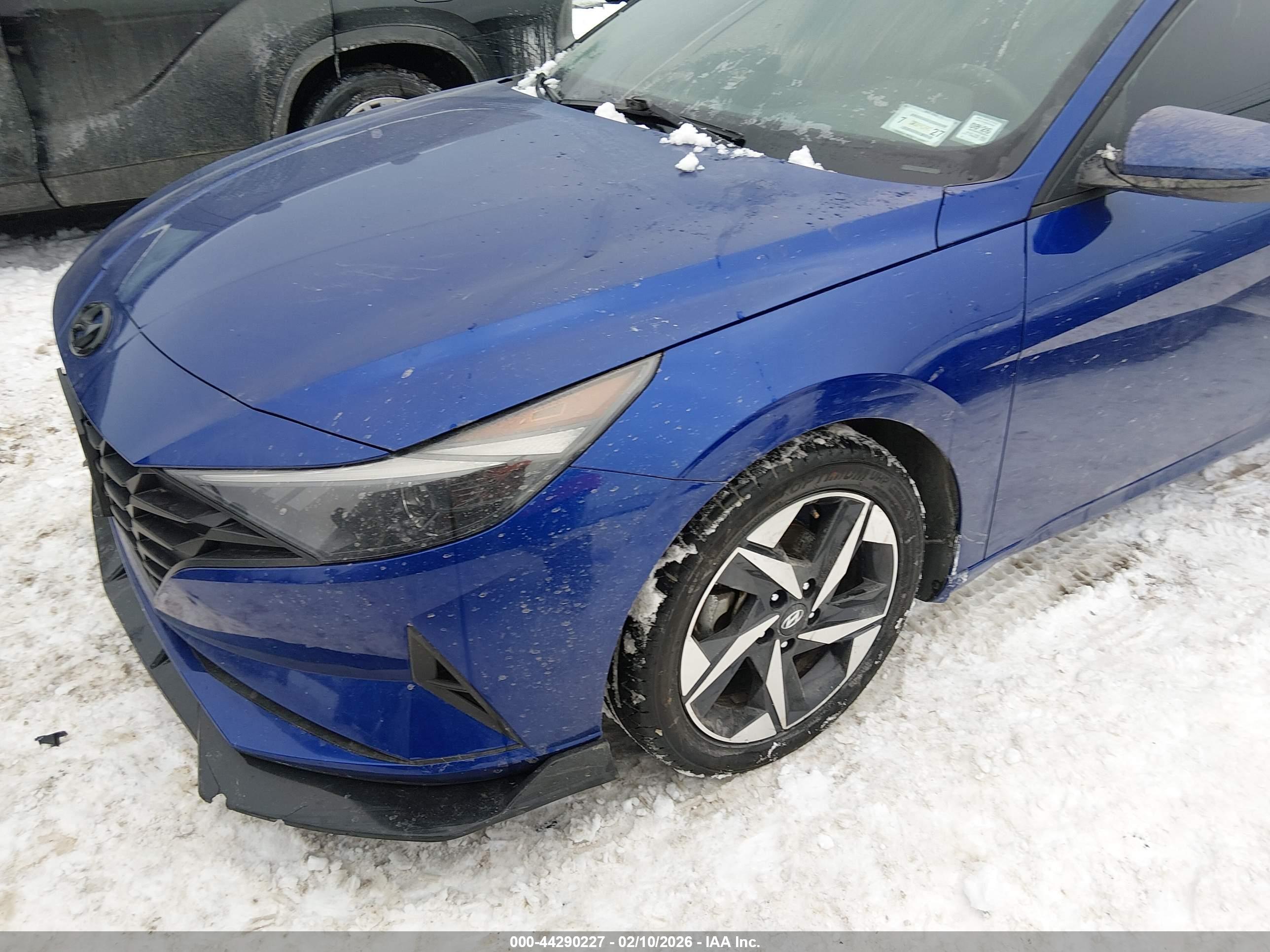 HYUNDAI ELANTRA image 2