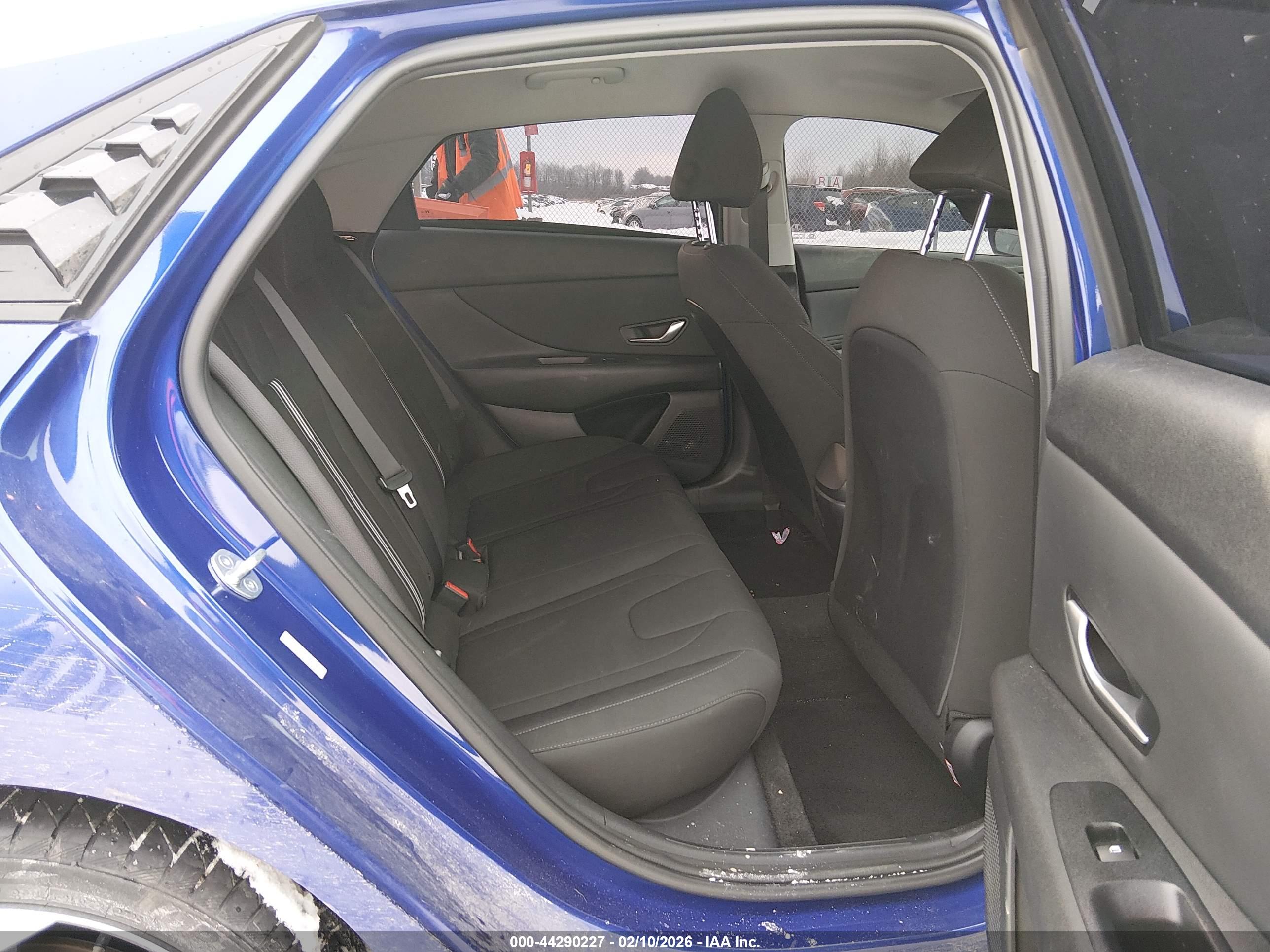HYUNDAI ELANTRA image 8