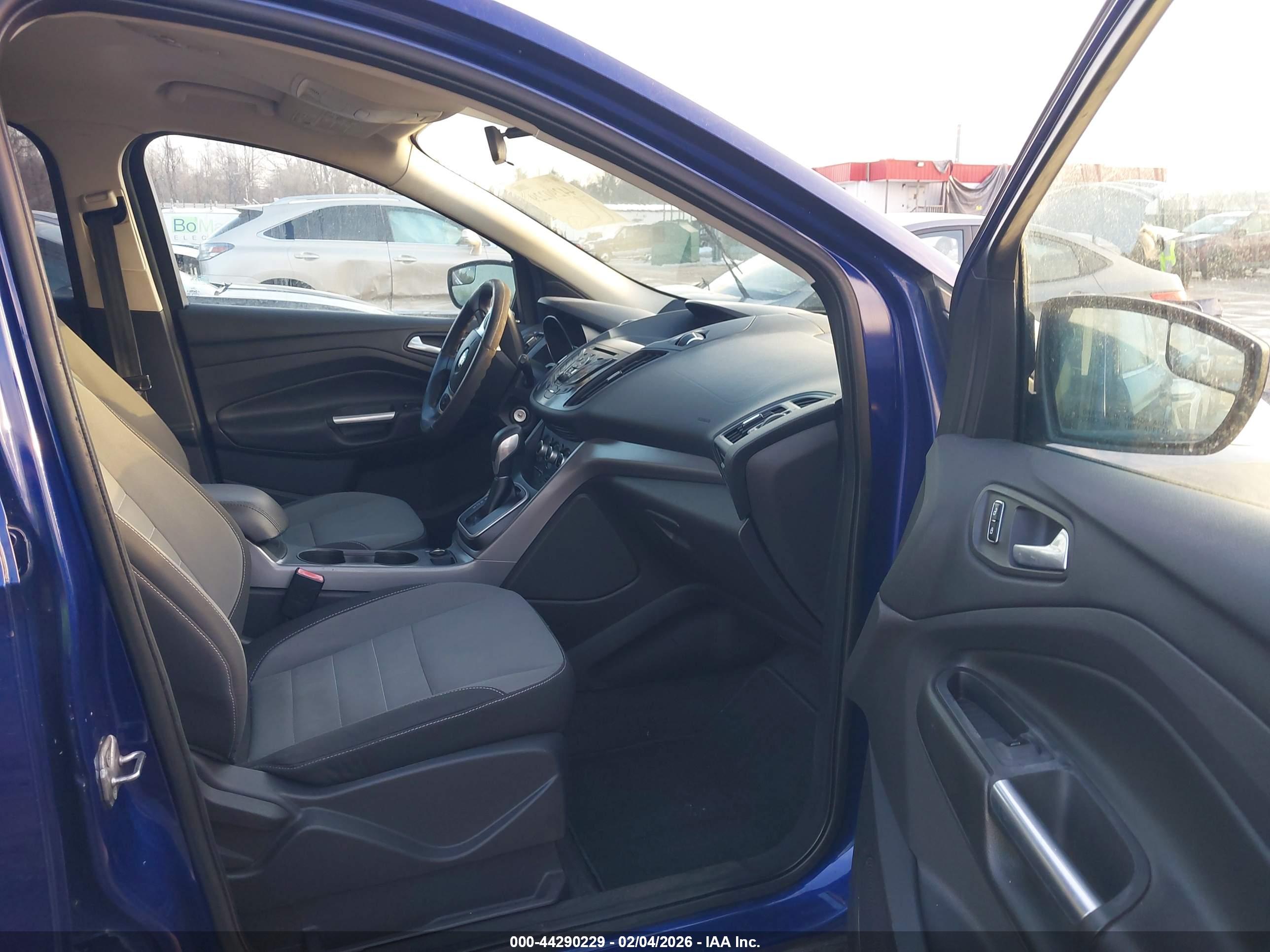 FORD ESCAPE image 5