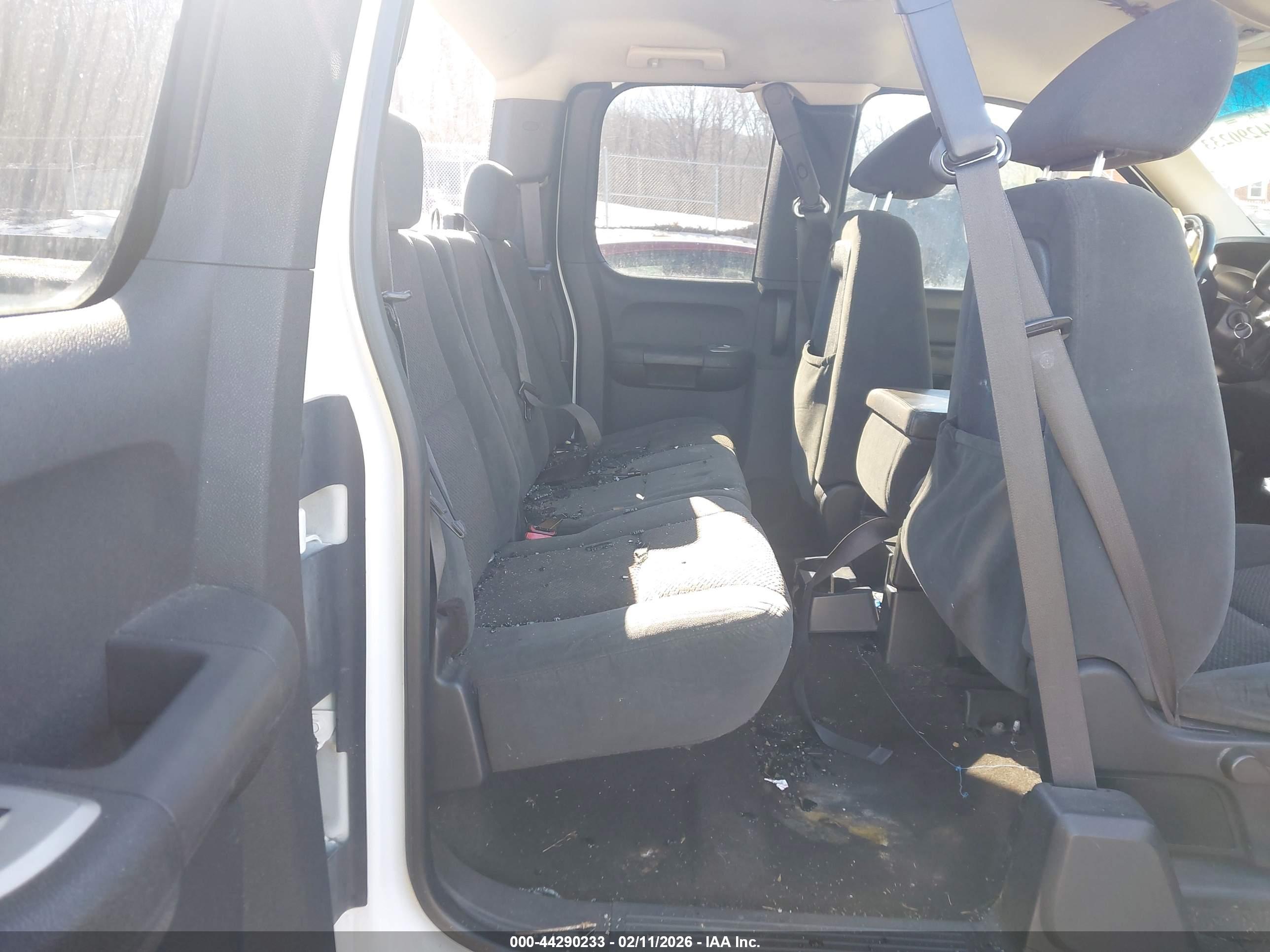 CHEVROLET SILVERADO image 8