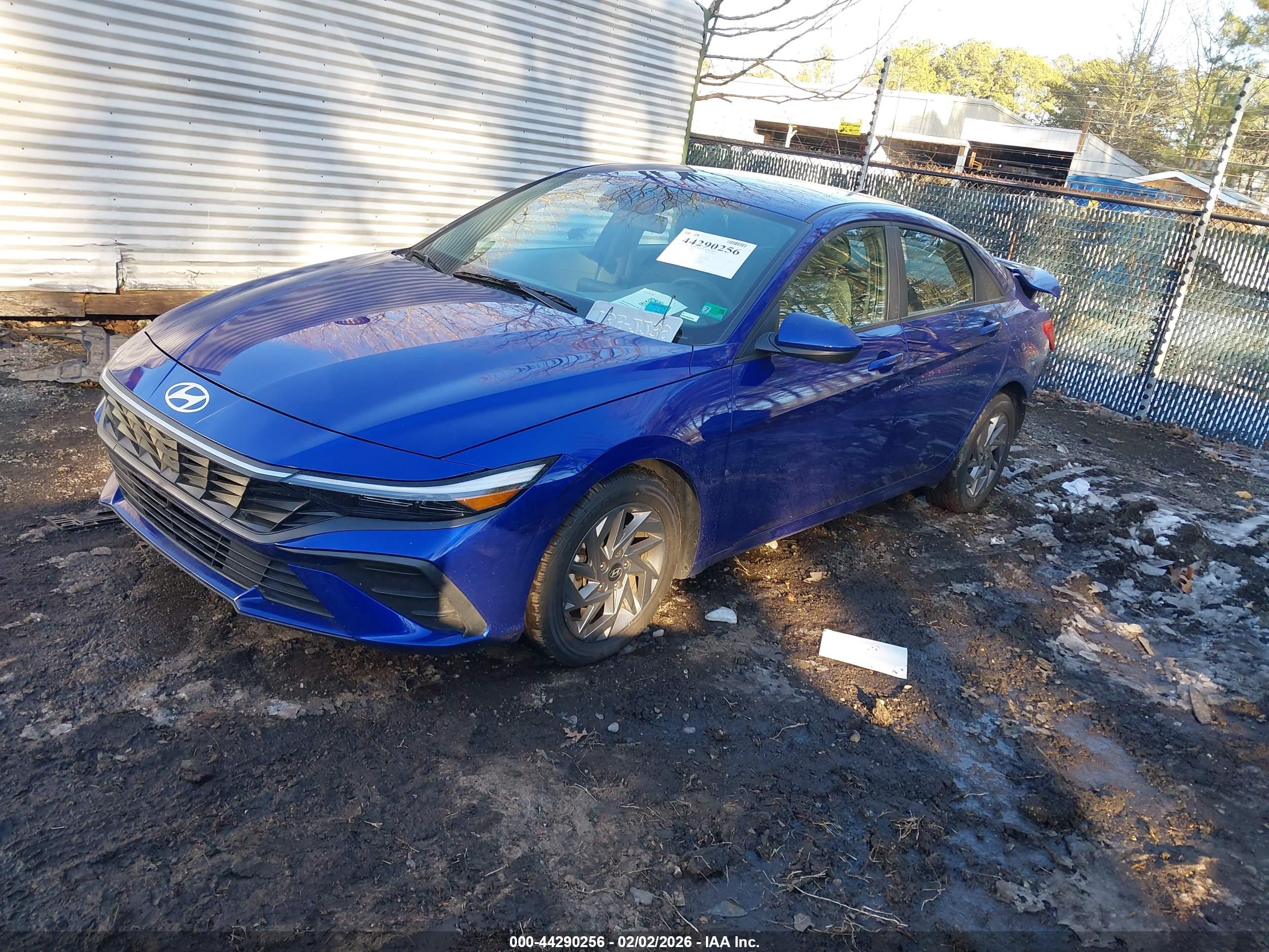 HYUNDAI ELANTRA image 2