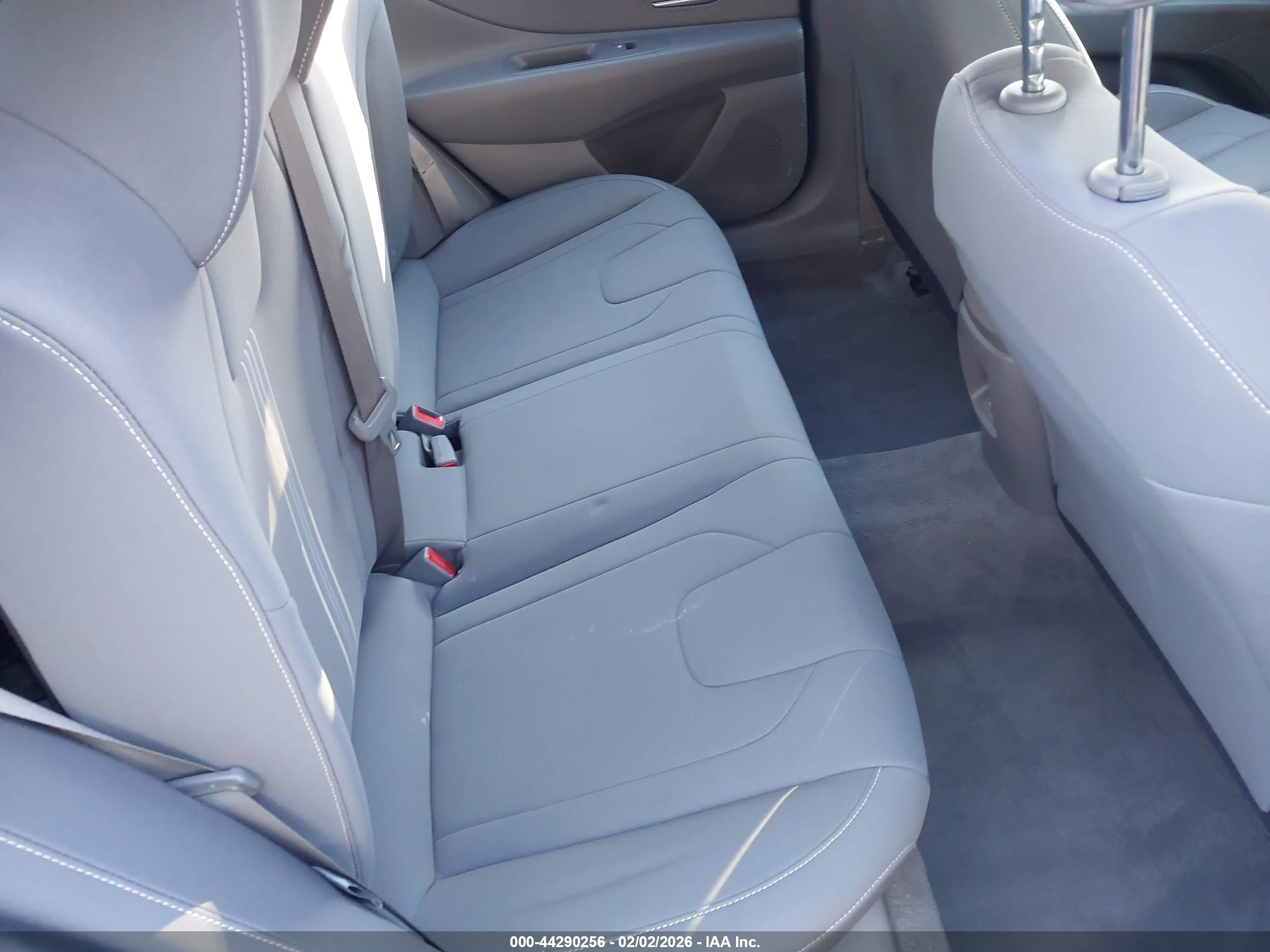 HYUNDAI ELANTRA image 8