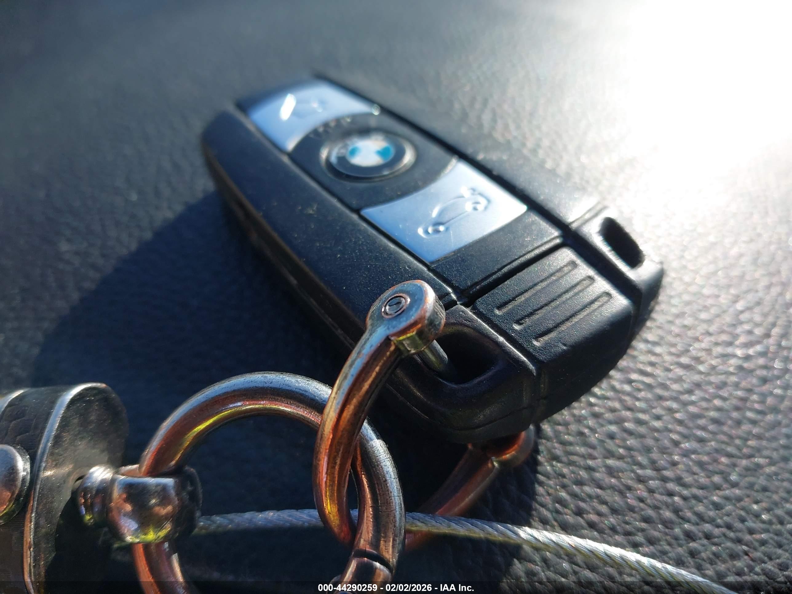 BMW 328XI image 11