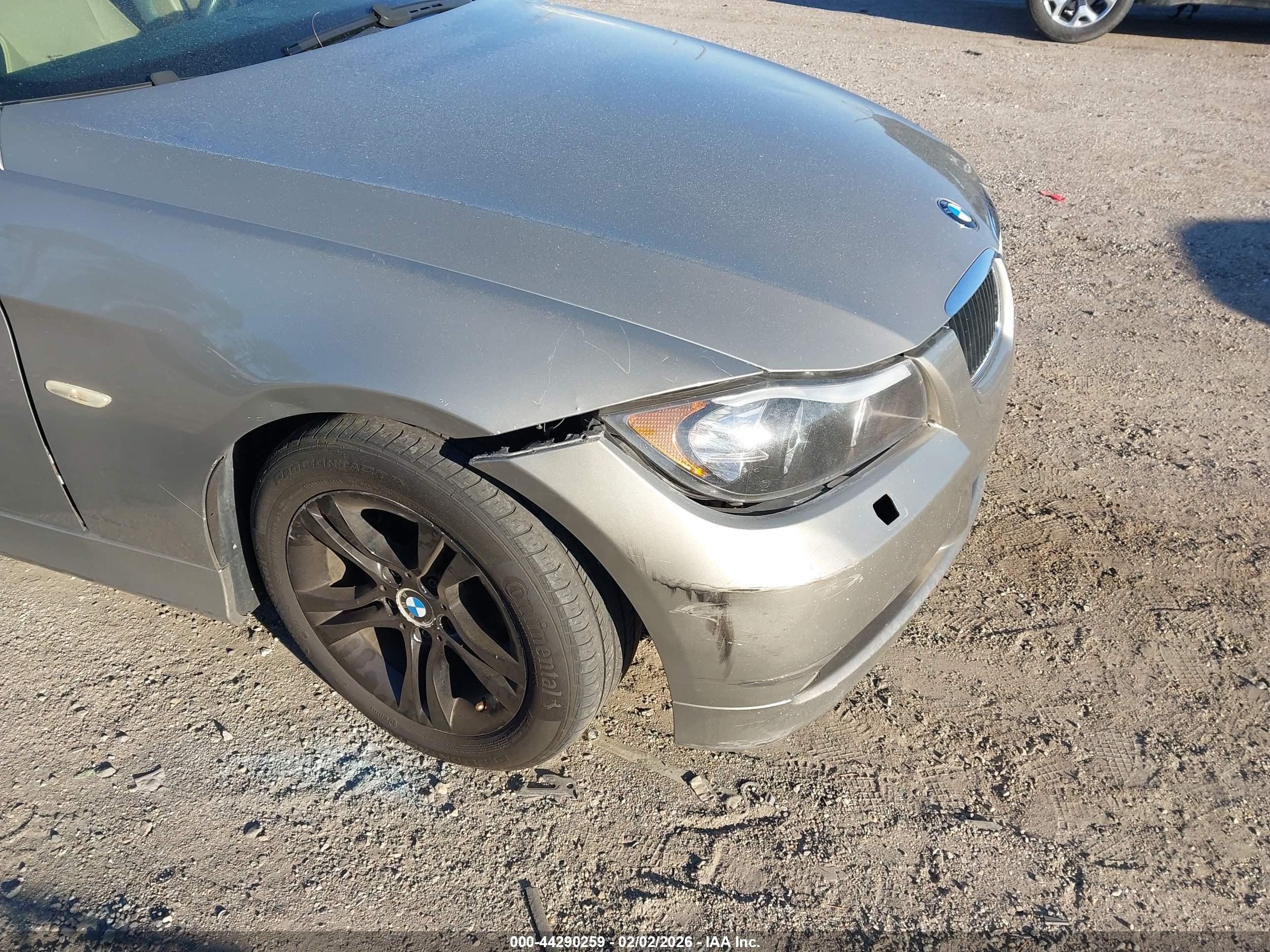 BMW 328XI image 6