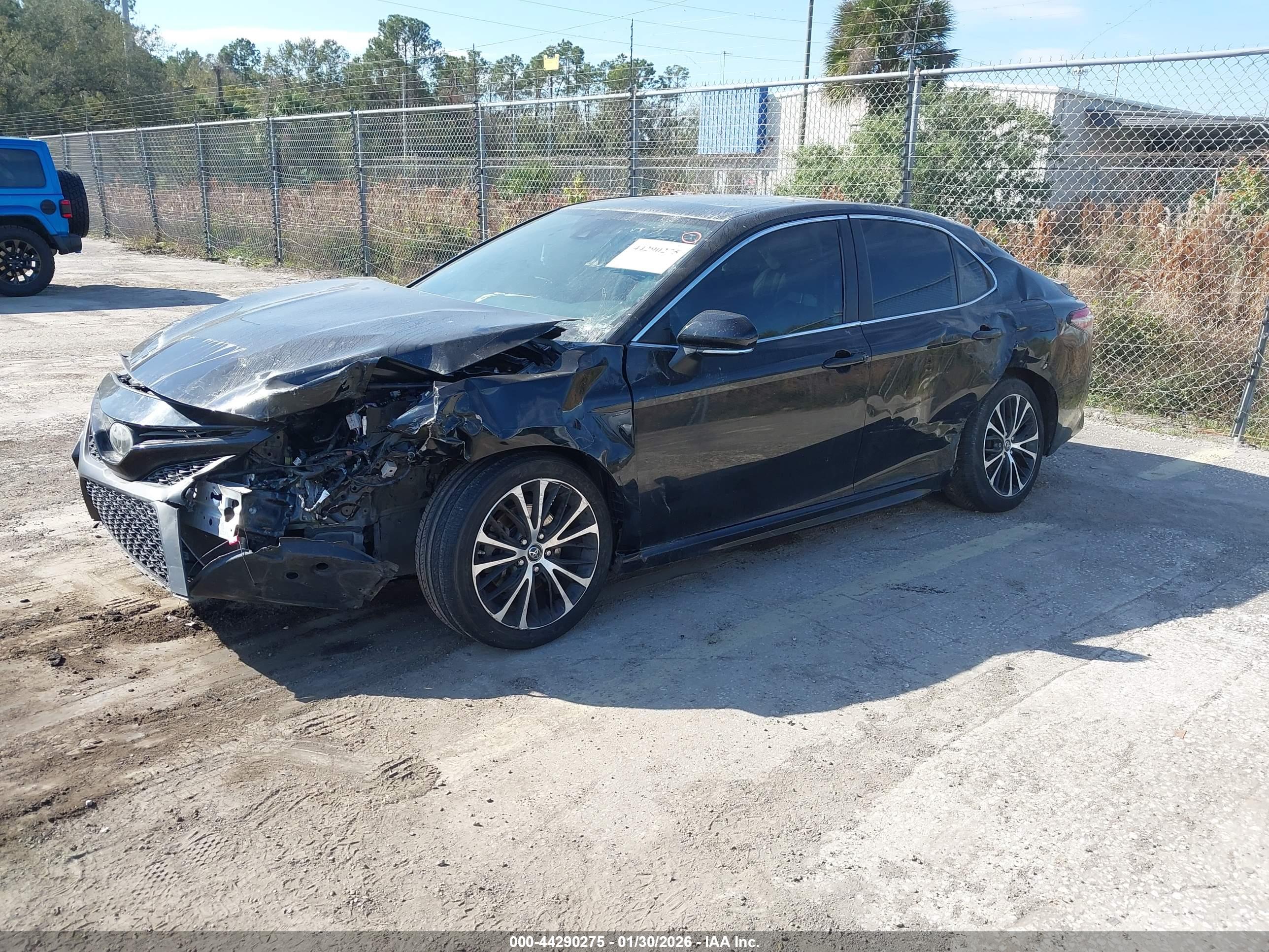 TOYOTA CAMRY image 2