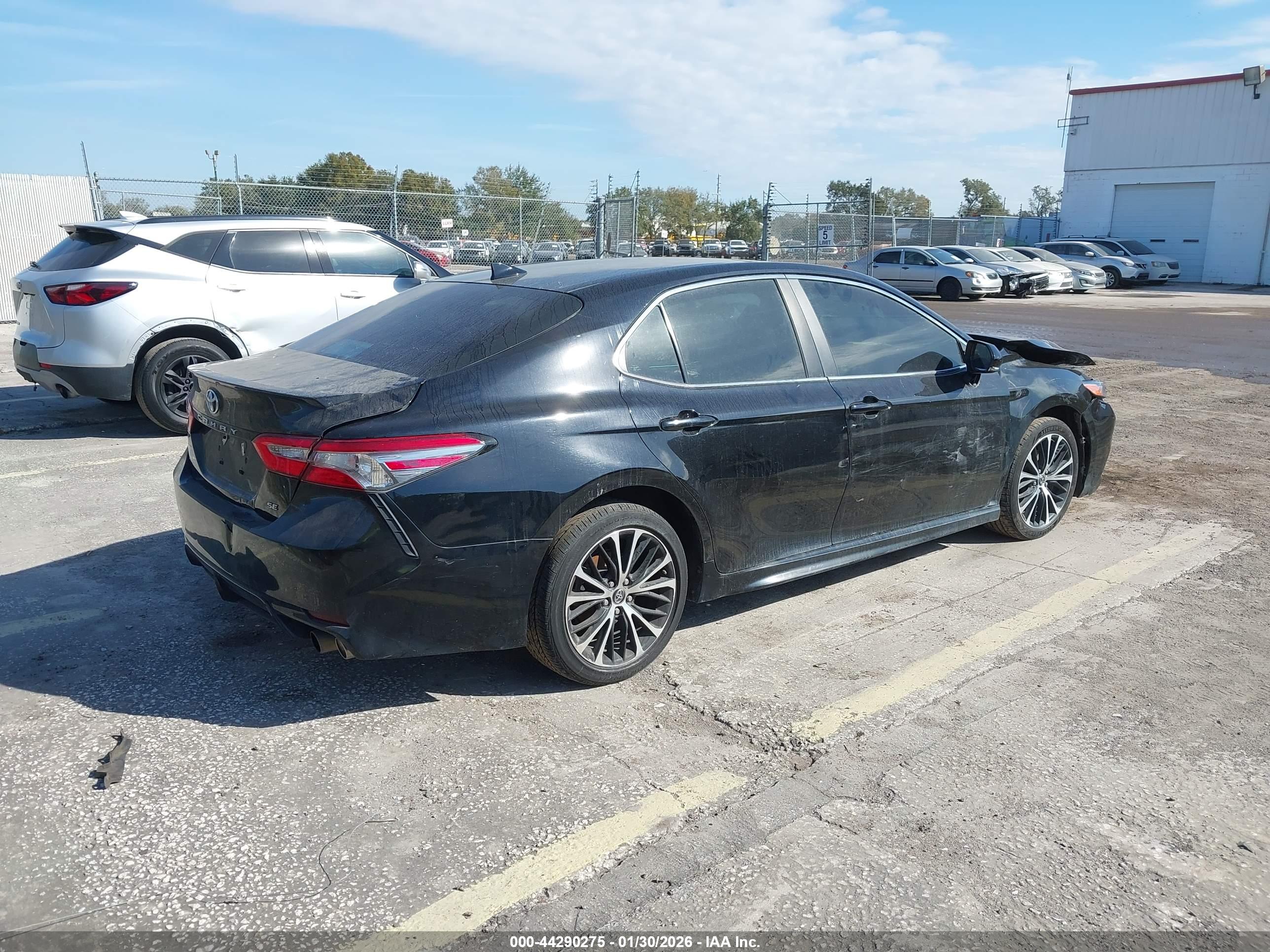 TOYOTA CAMRY image 4
