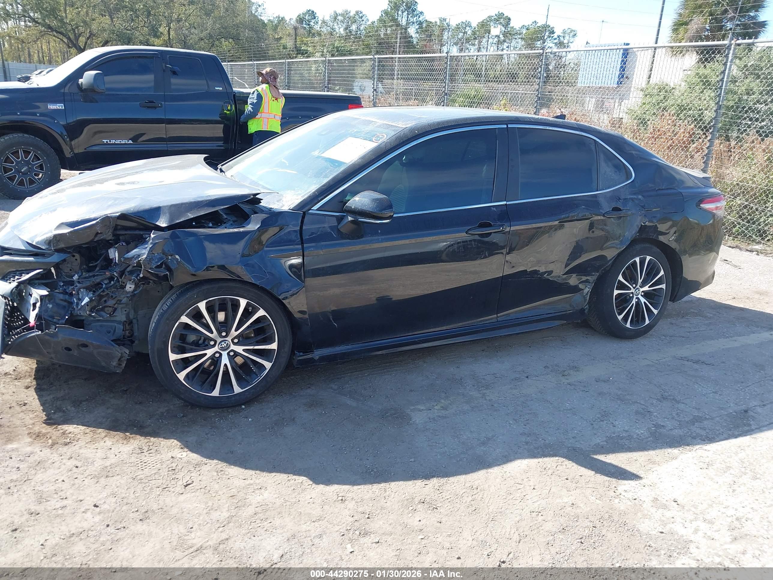 TOYOTA CAMRY image 6