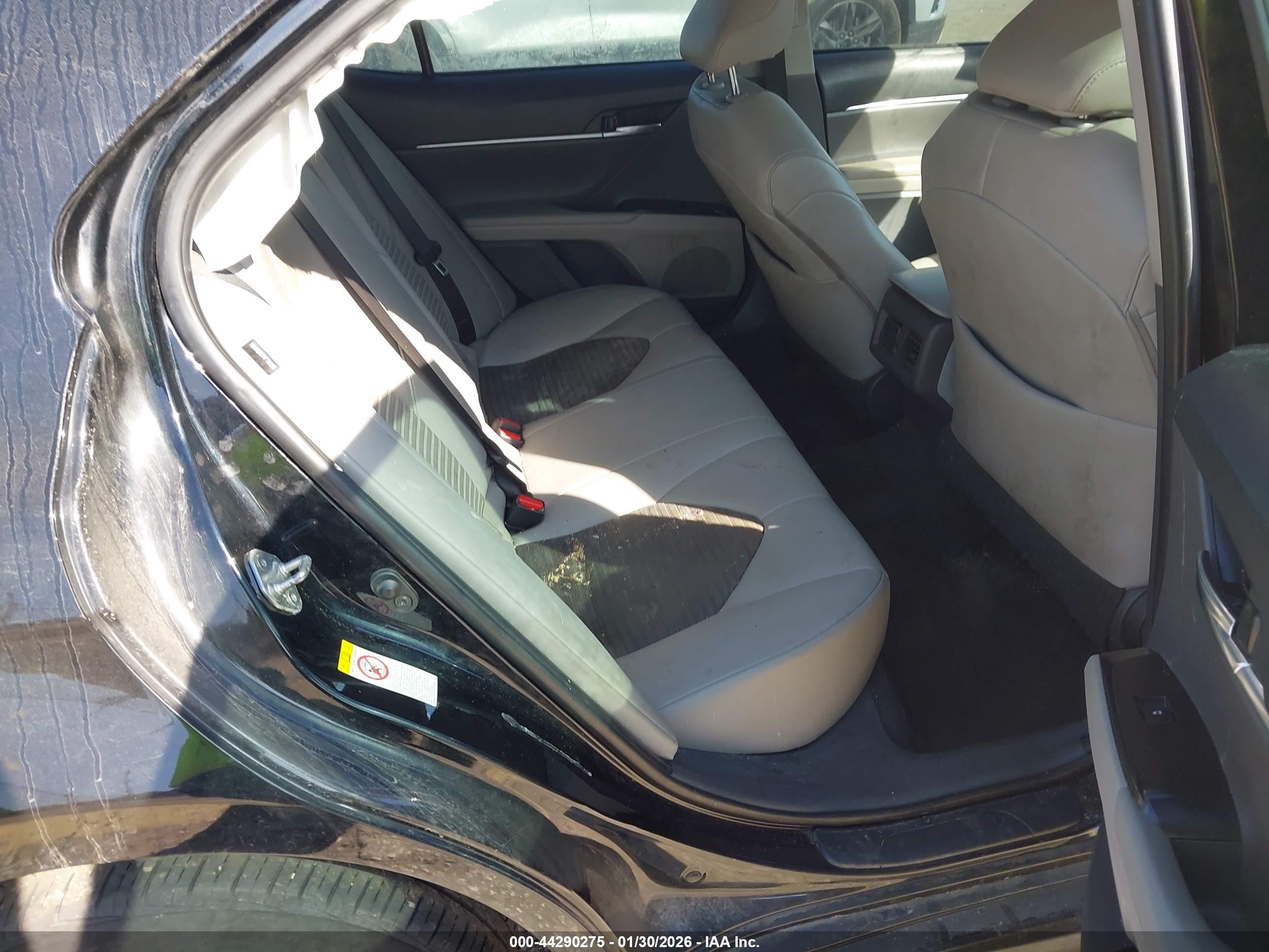 TOYOTA CAMRY image 8