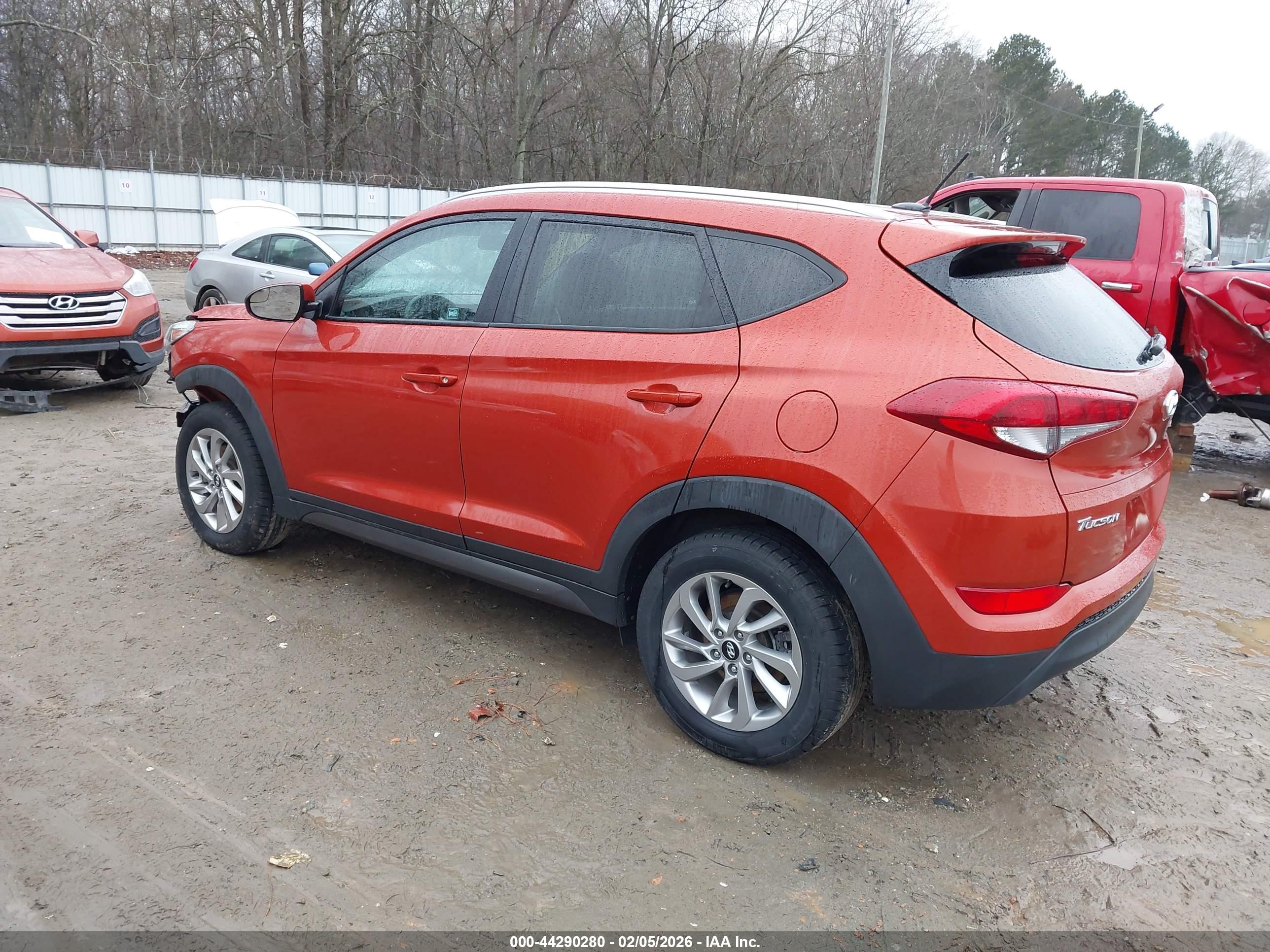 HYUNDAI TUCSON image 3