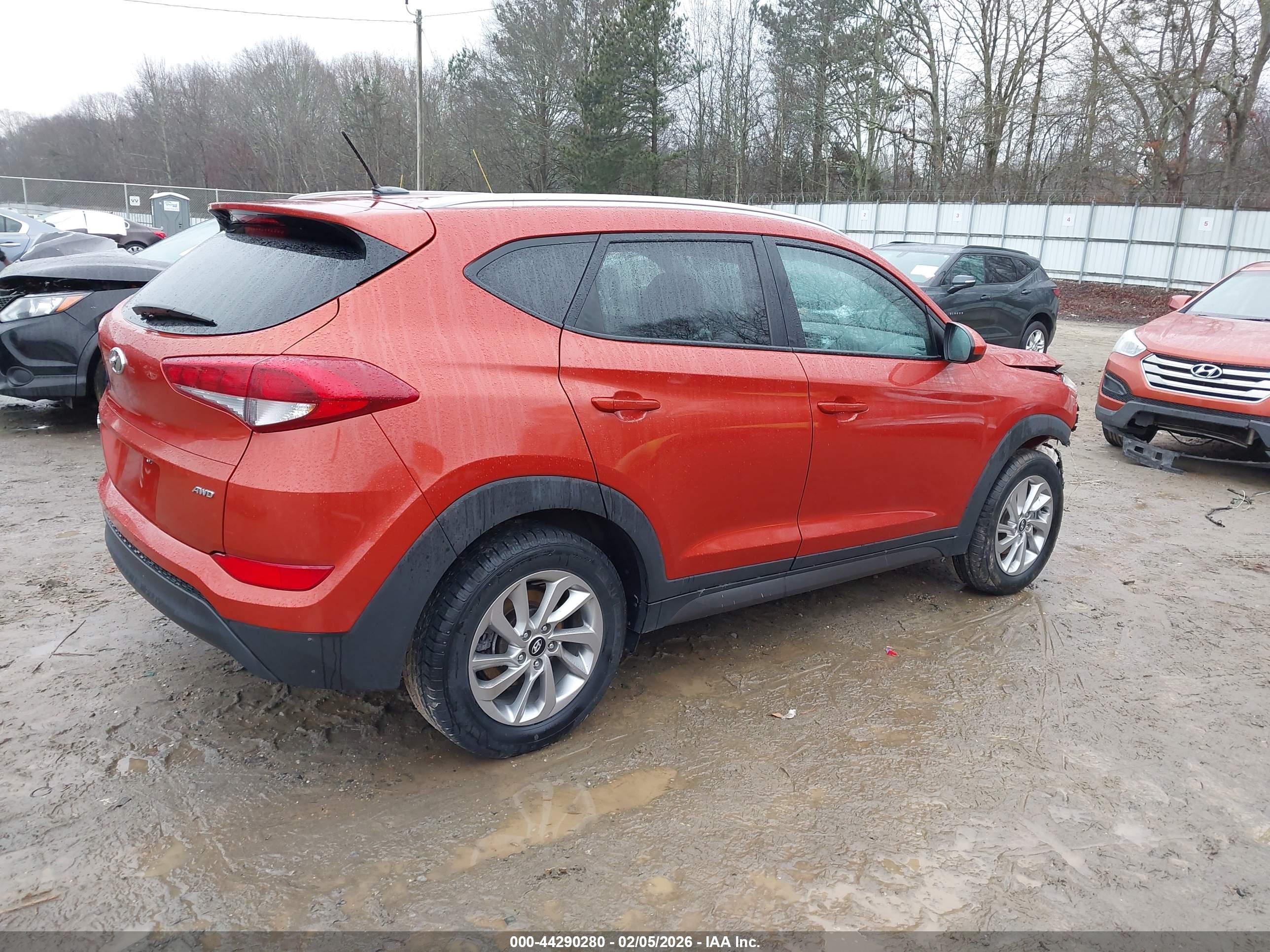 HYUNDAI TUCSON image 4