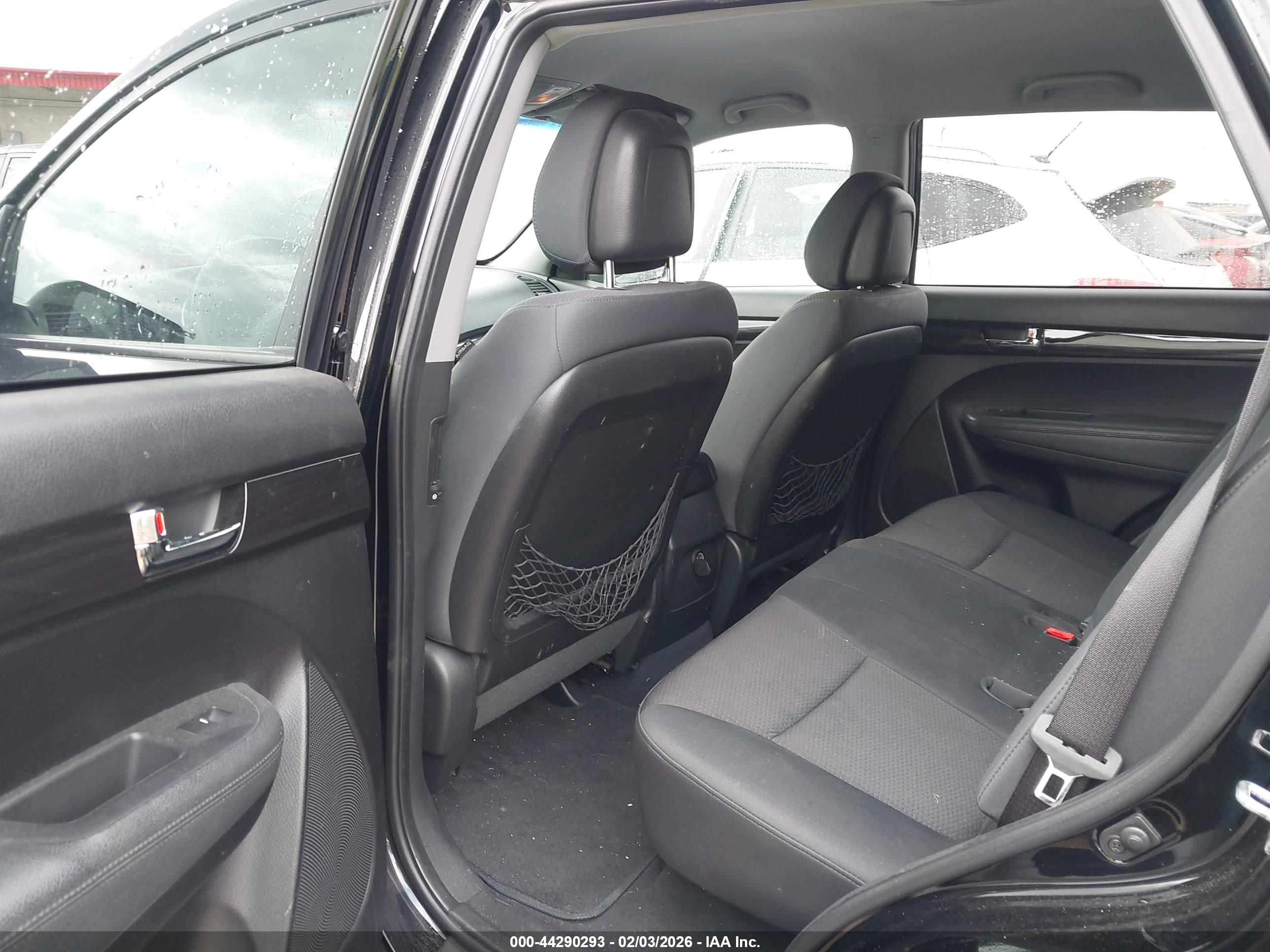 KIA SORENTO image 8