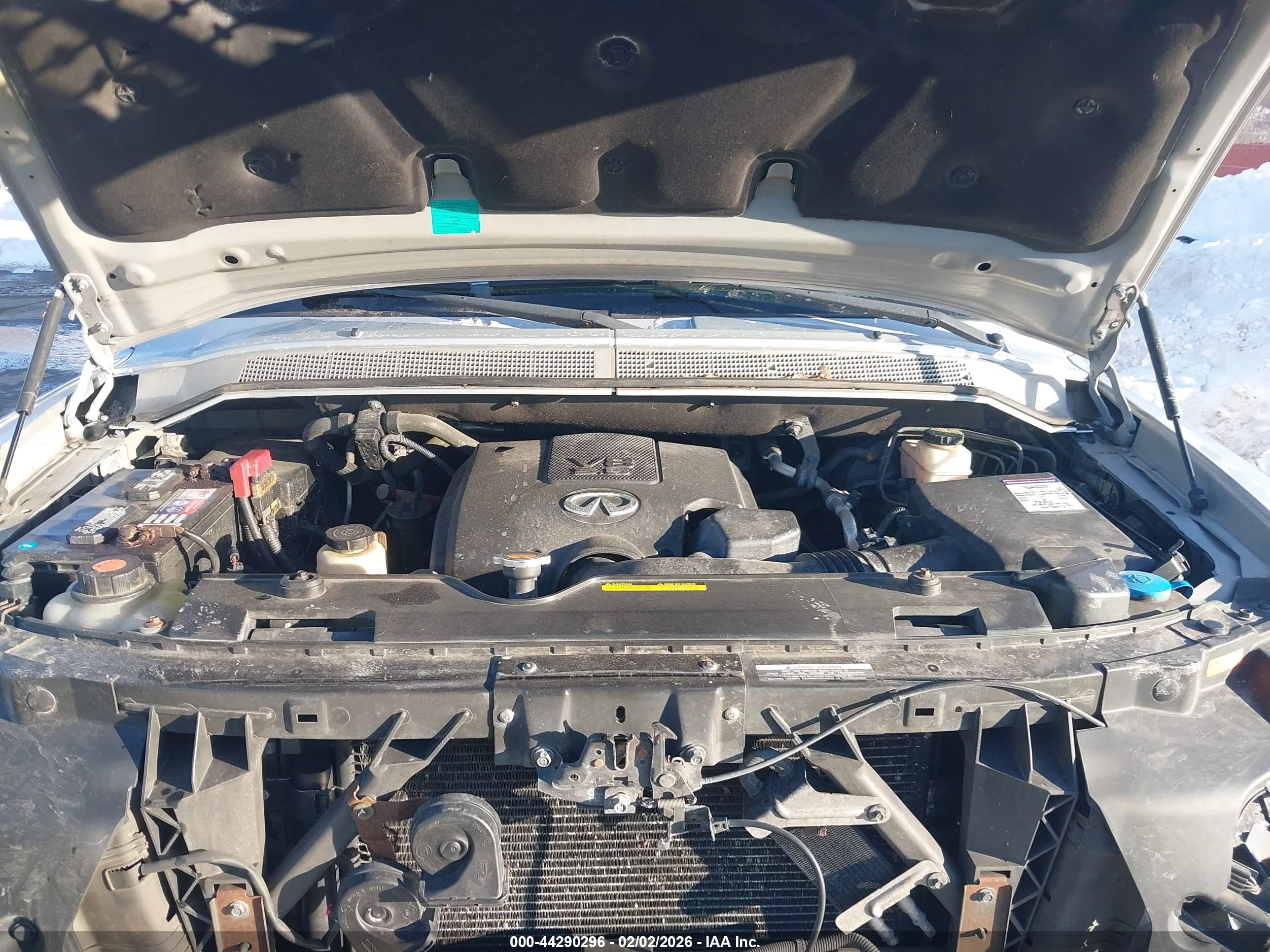 INFINITI QX56 image 10